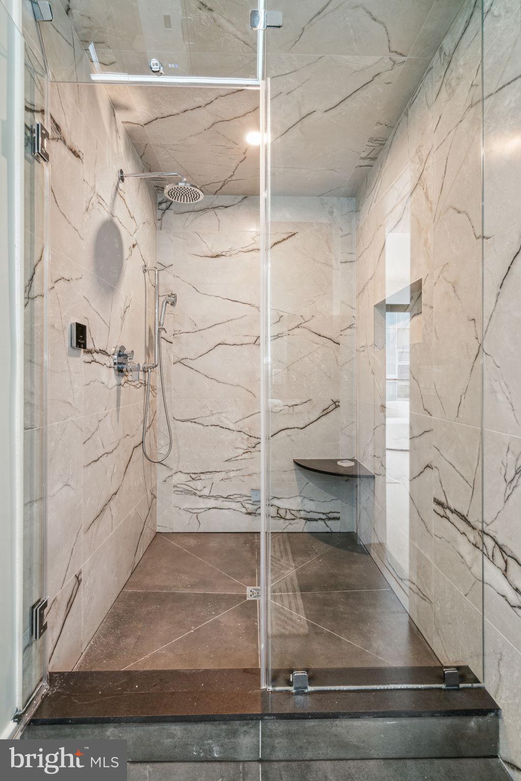 160 N 2ND STREET 64 3R