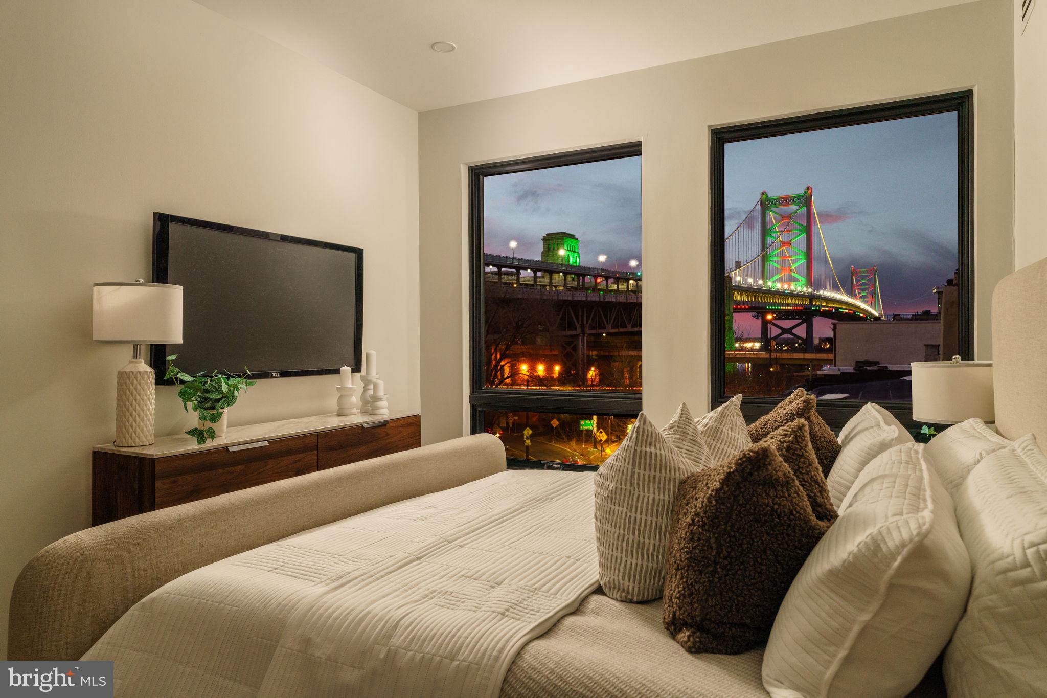 160 N 2ND STREET 64 3R