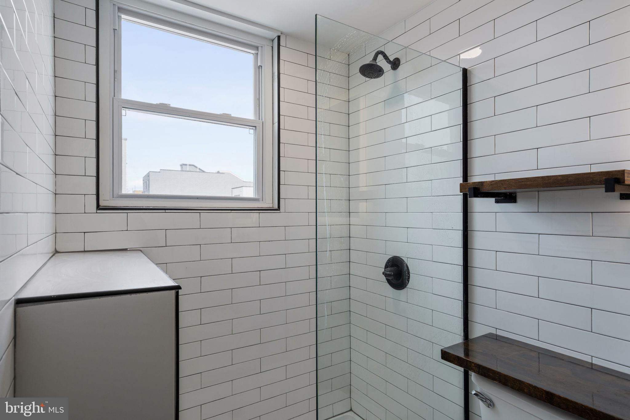 619 E THOMPSON STREET