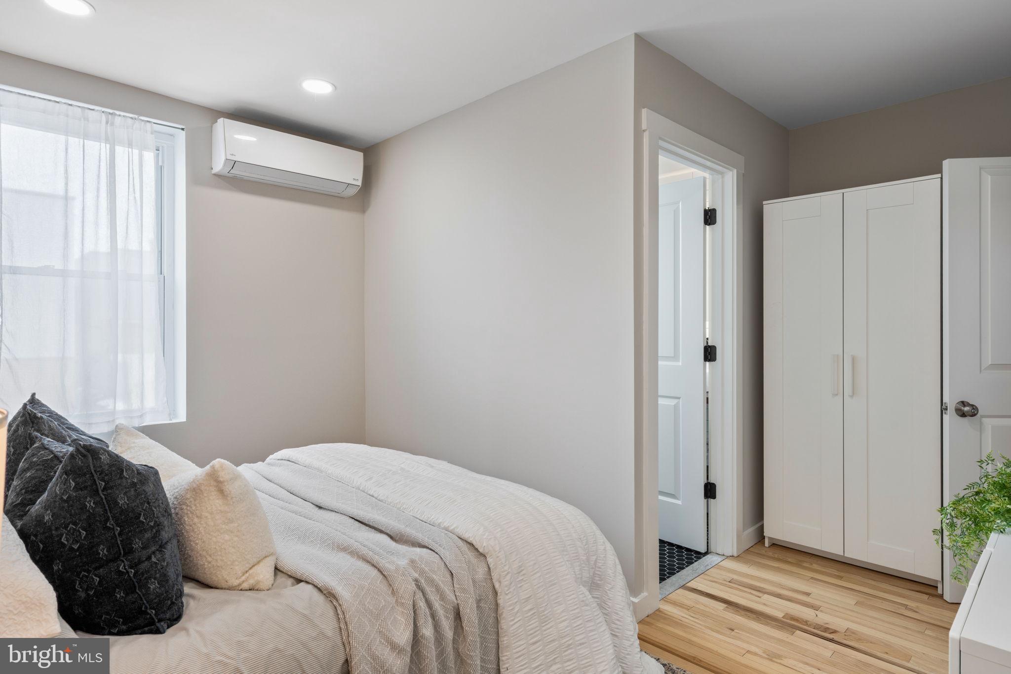 619 E THOMPSON STREET