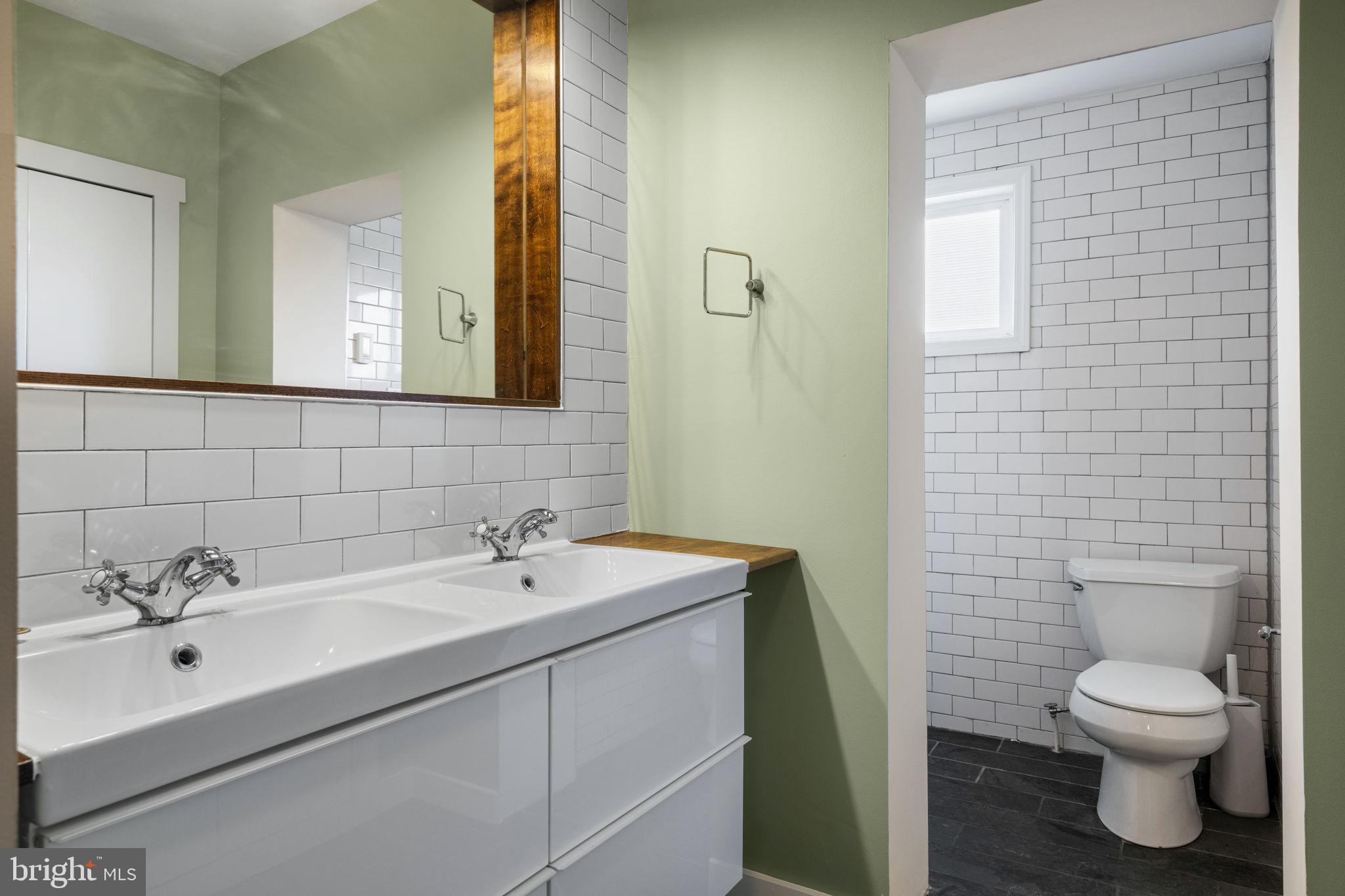 619 E THOMPSON STREET