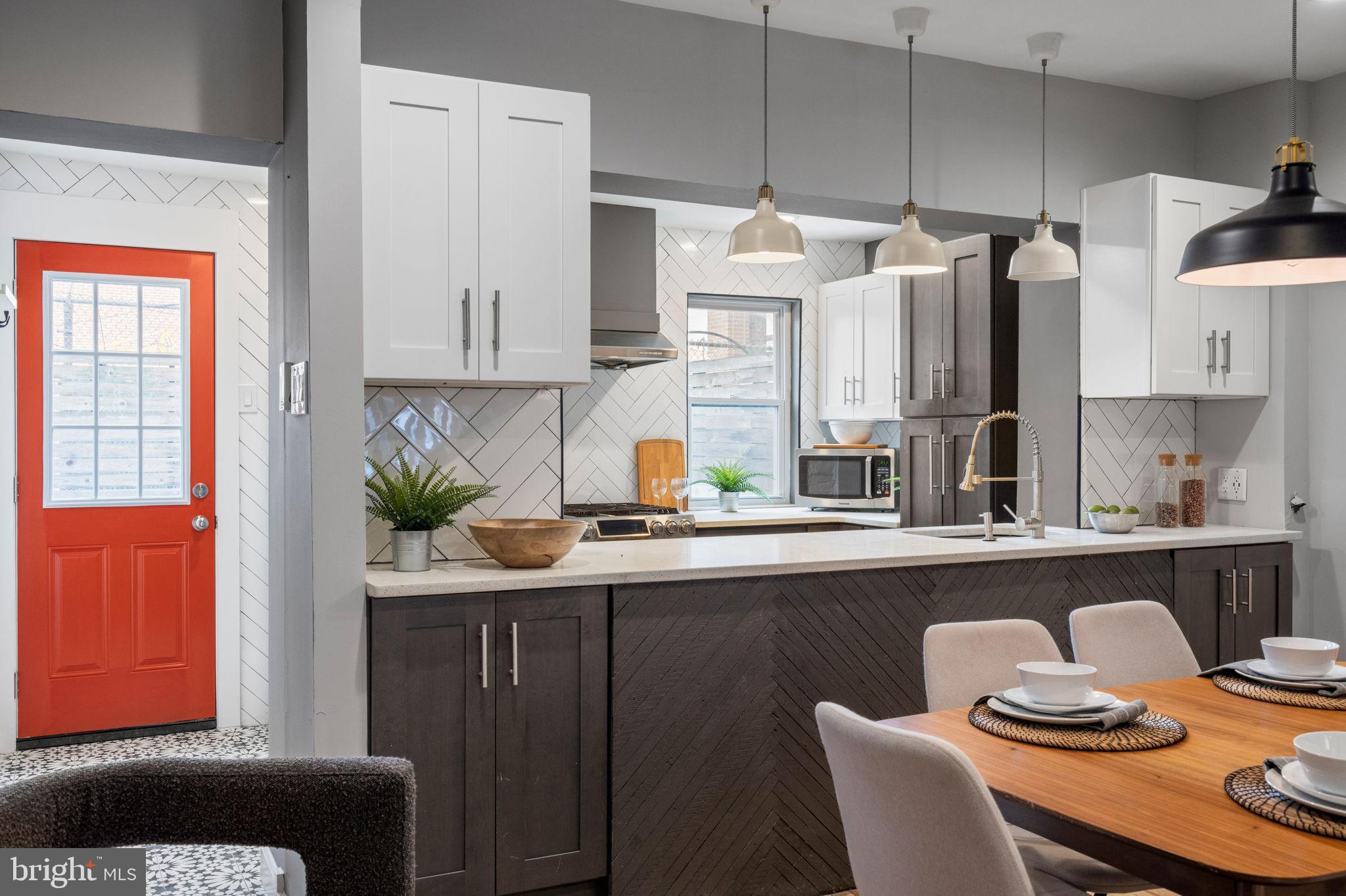 619 E THOMPSON STREET