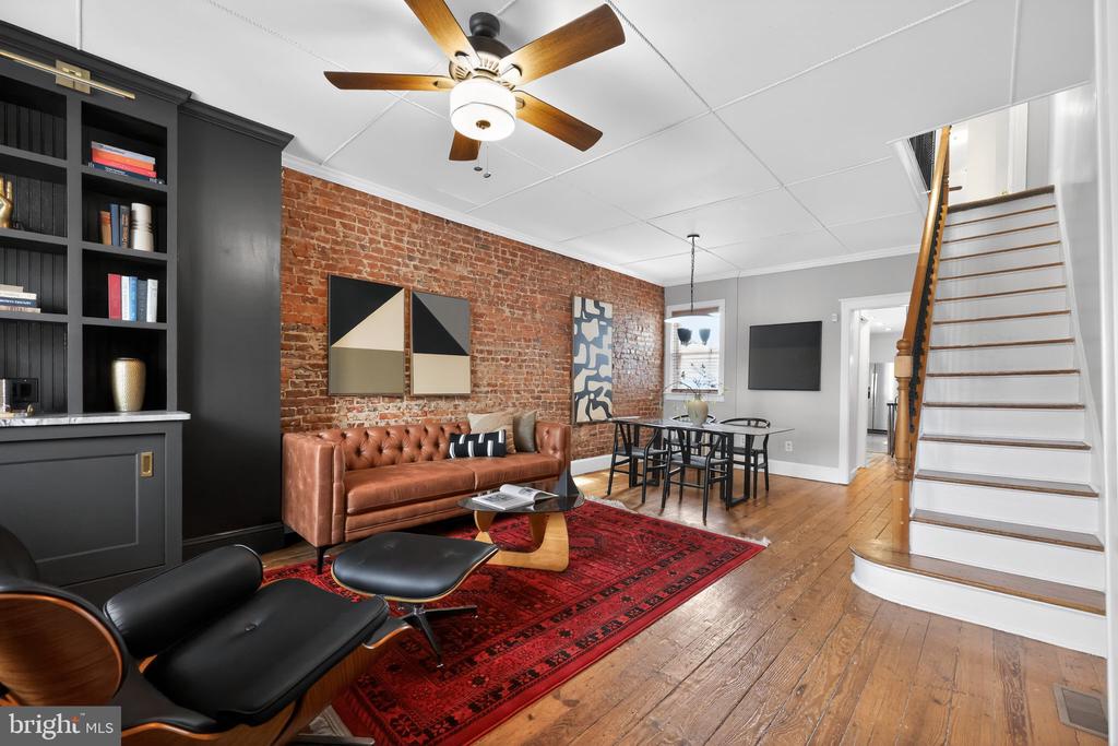 3067 ALMOND STREET