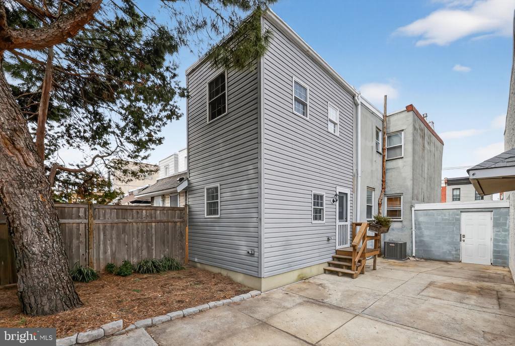 3067 ALMOND STREET