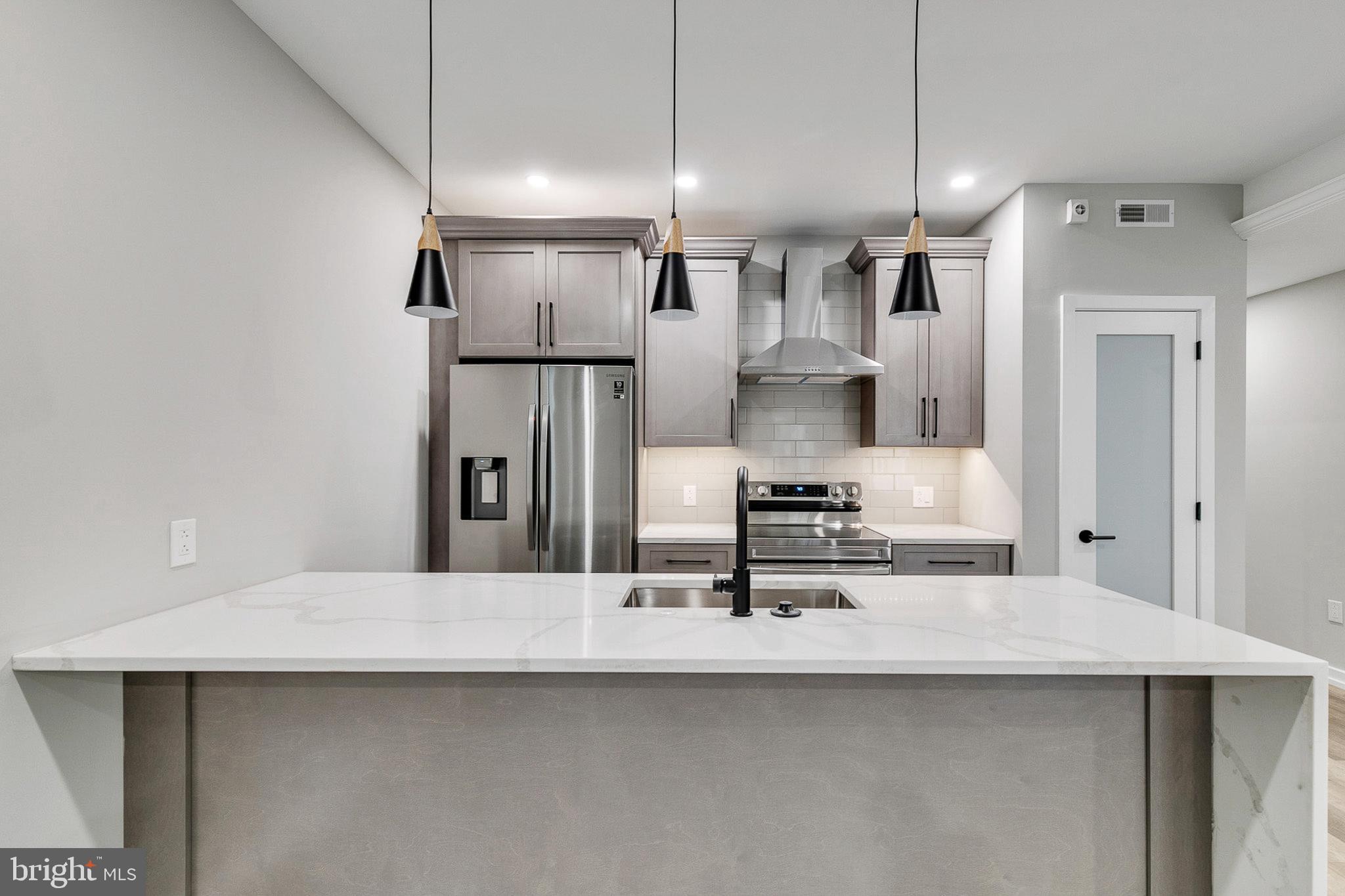 752 S 16TH STREET 2A