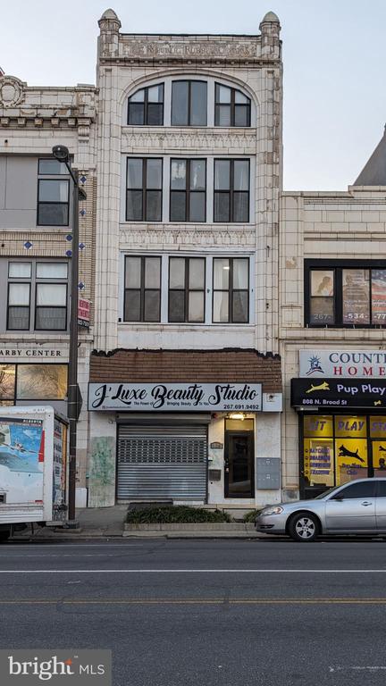 806 N BROAD STREET