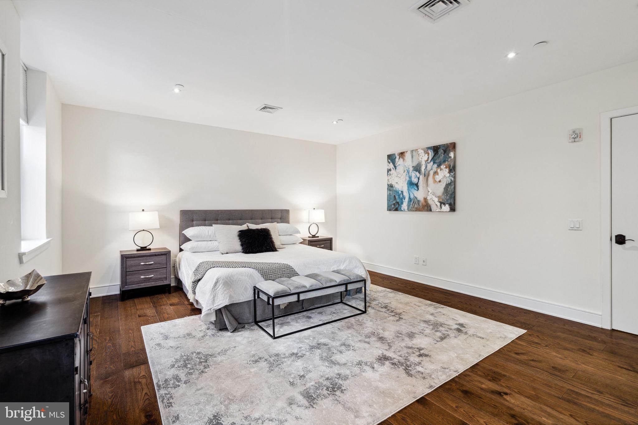 233 CHESTNUT STREET 4