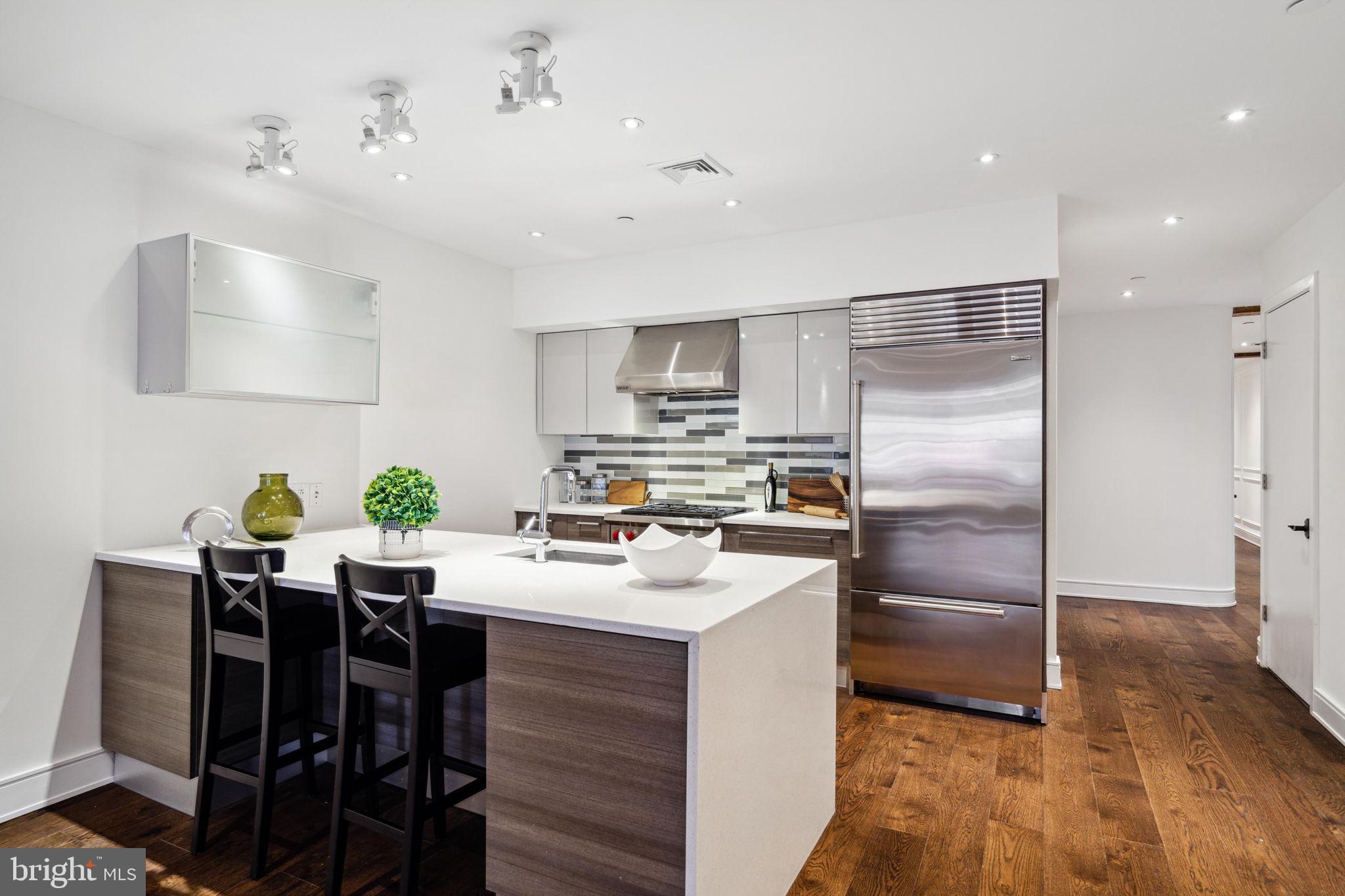 233 CHESTNUT STREET 4