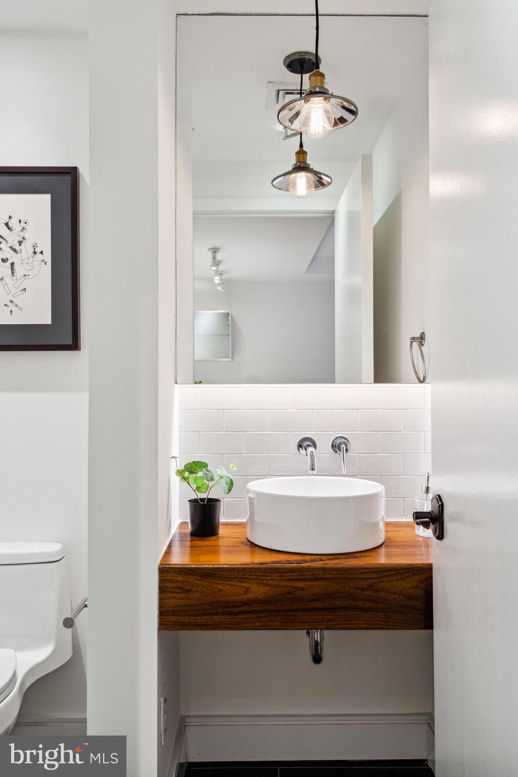 233 CHESTNUT STREET 4