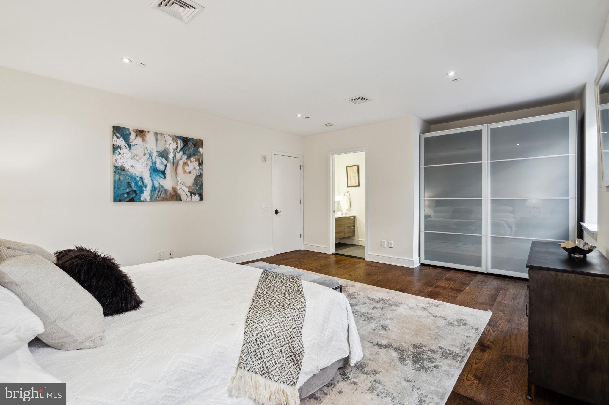 233 CHESTNUT STREET 4