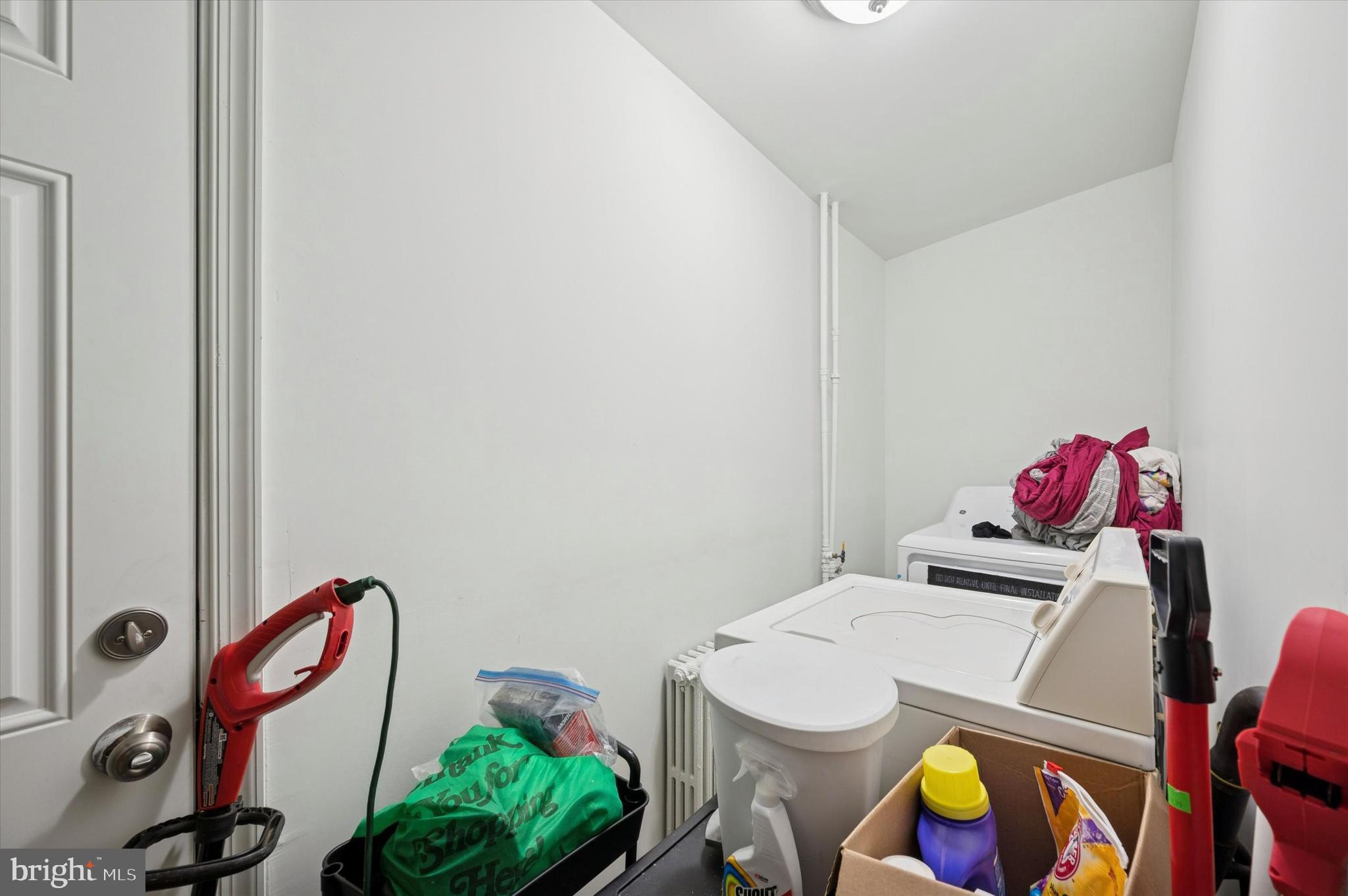 3833 PENNSGROVE STREET