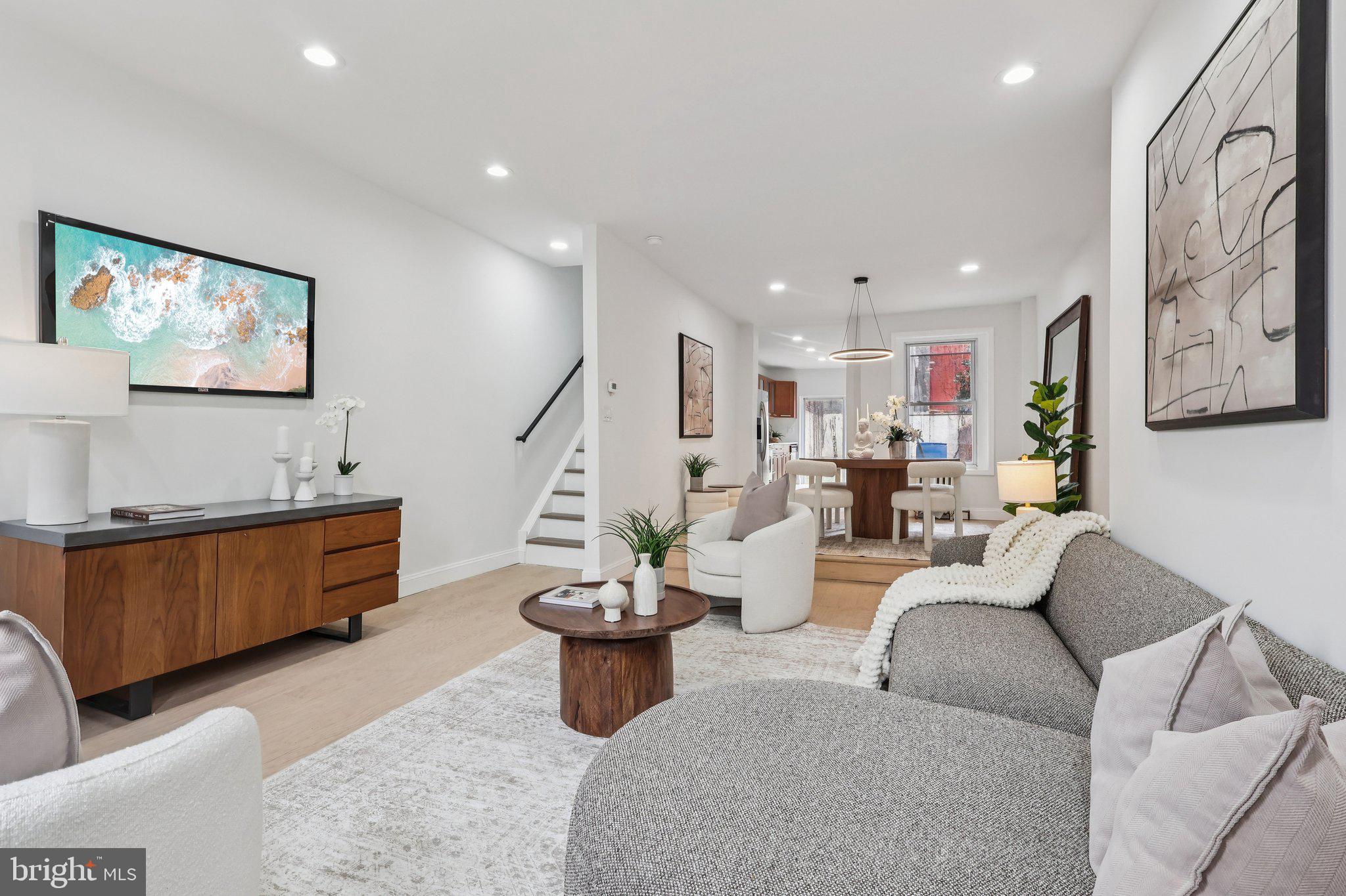 1302 N LAWRENCE STREET