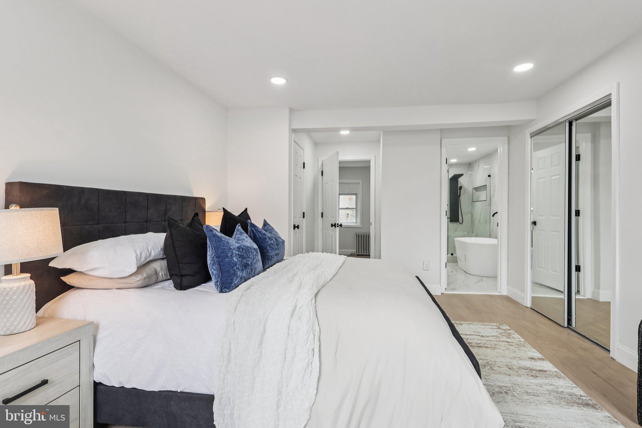 1302 N LAWRENCE STREET