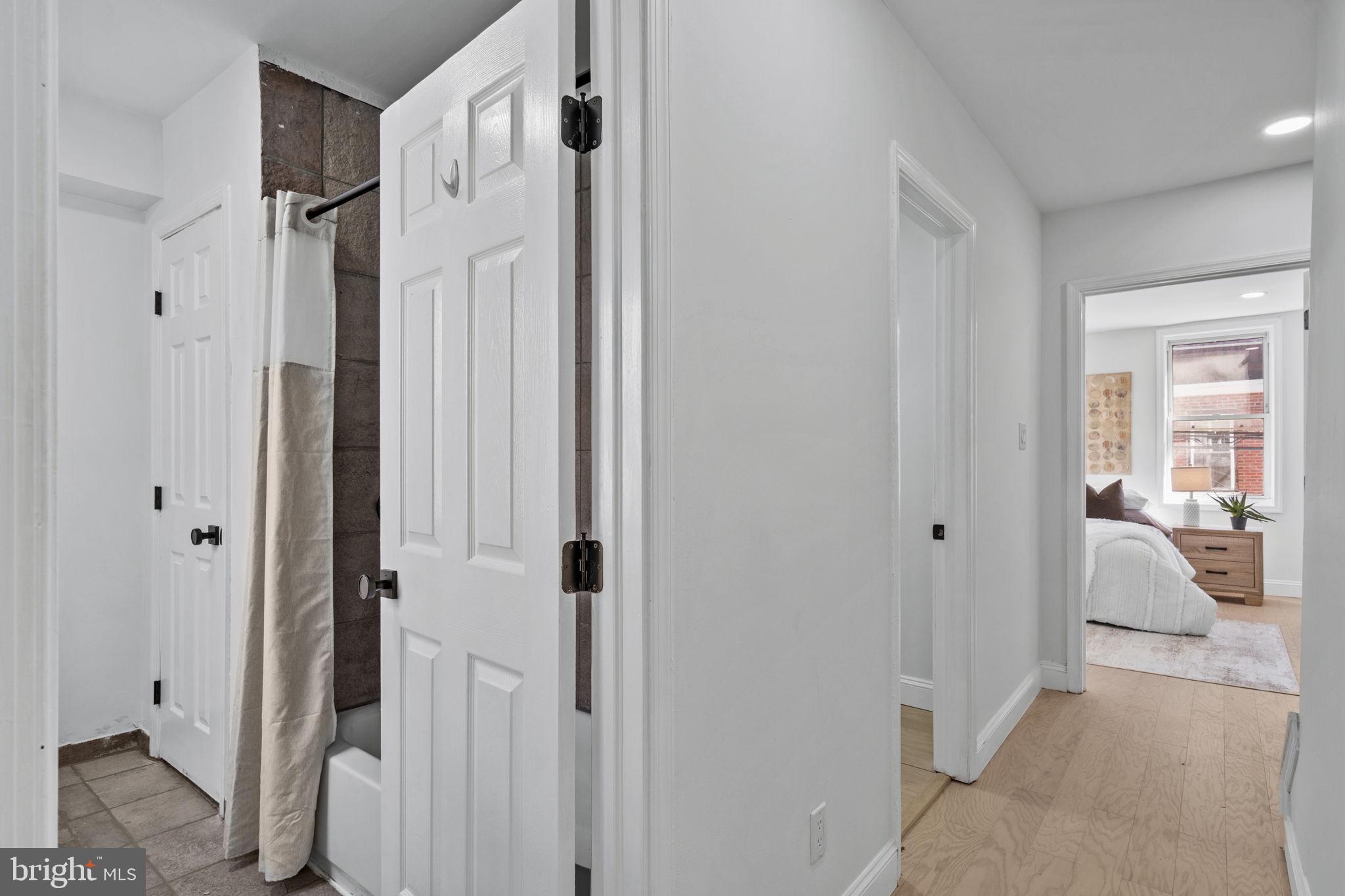 1302 N LAWRENCE STREET