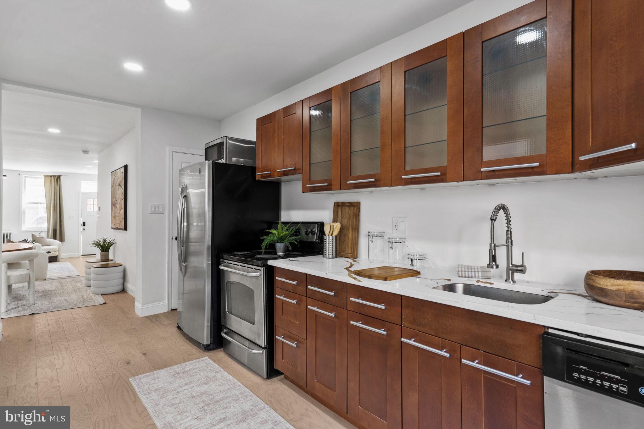 1302 N LAWRENCE STREET