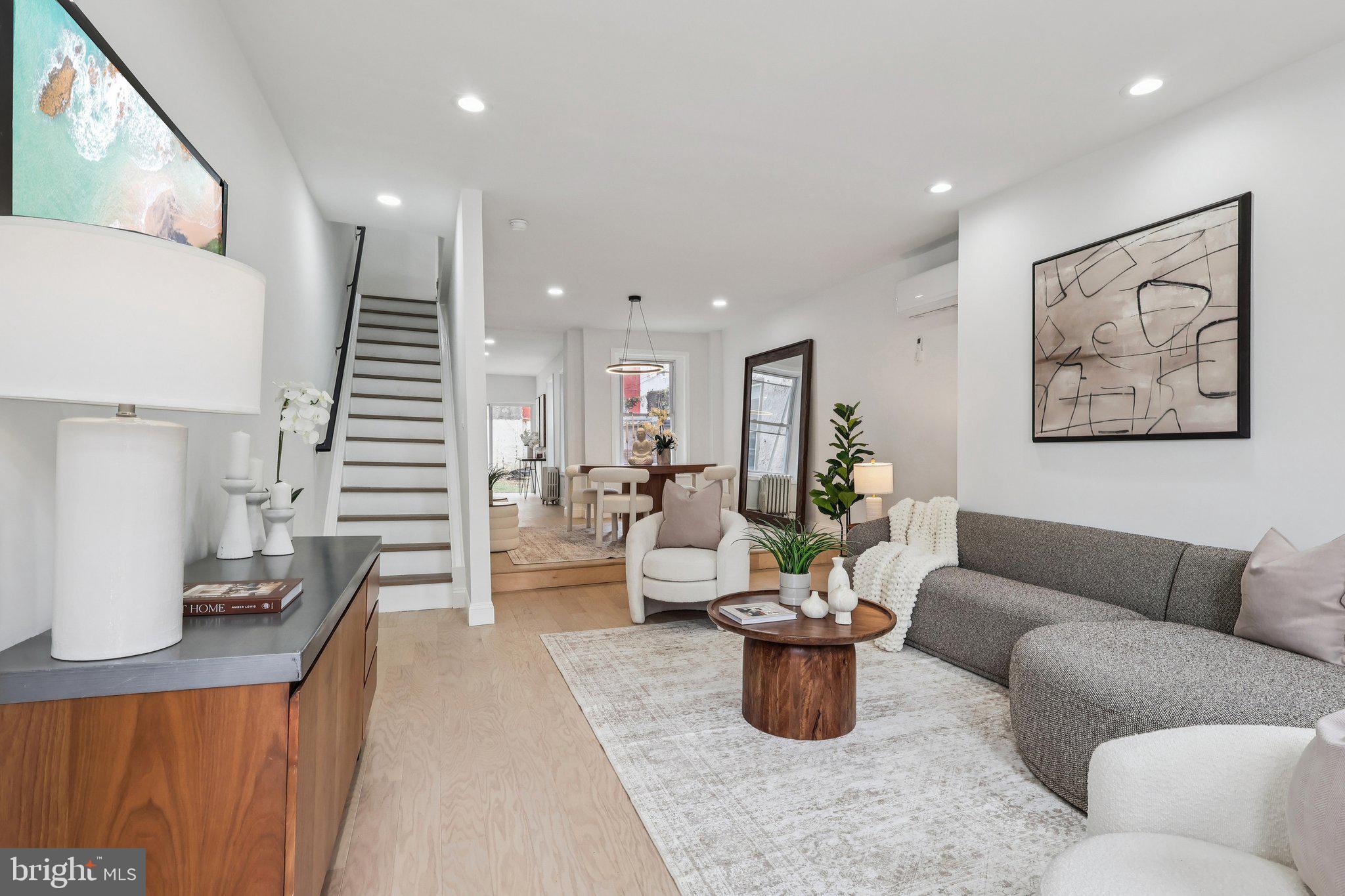 1302 N LAWRENCE STREET