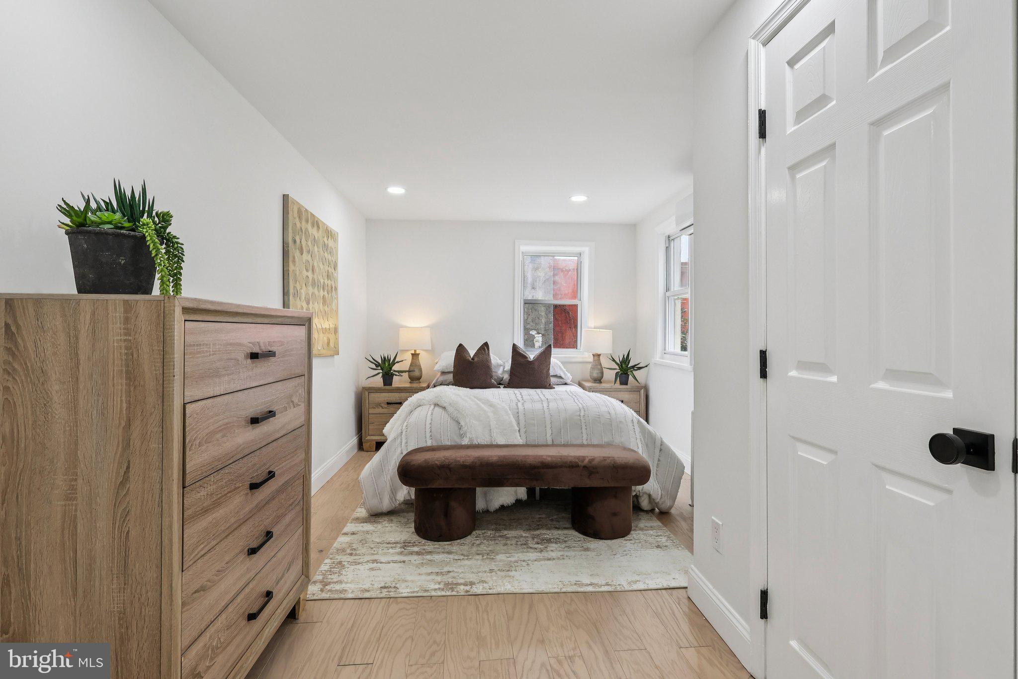 1302 N LAWRENCE STREET