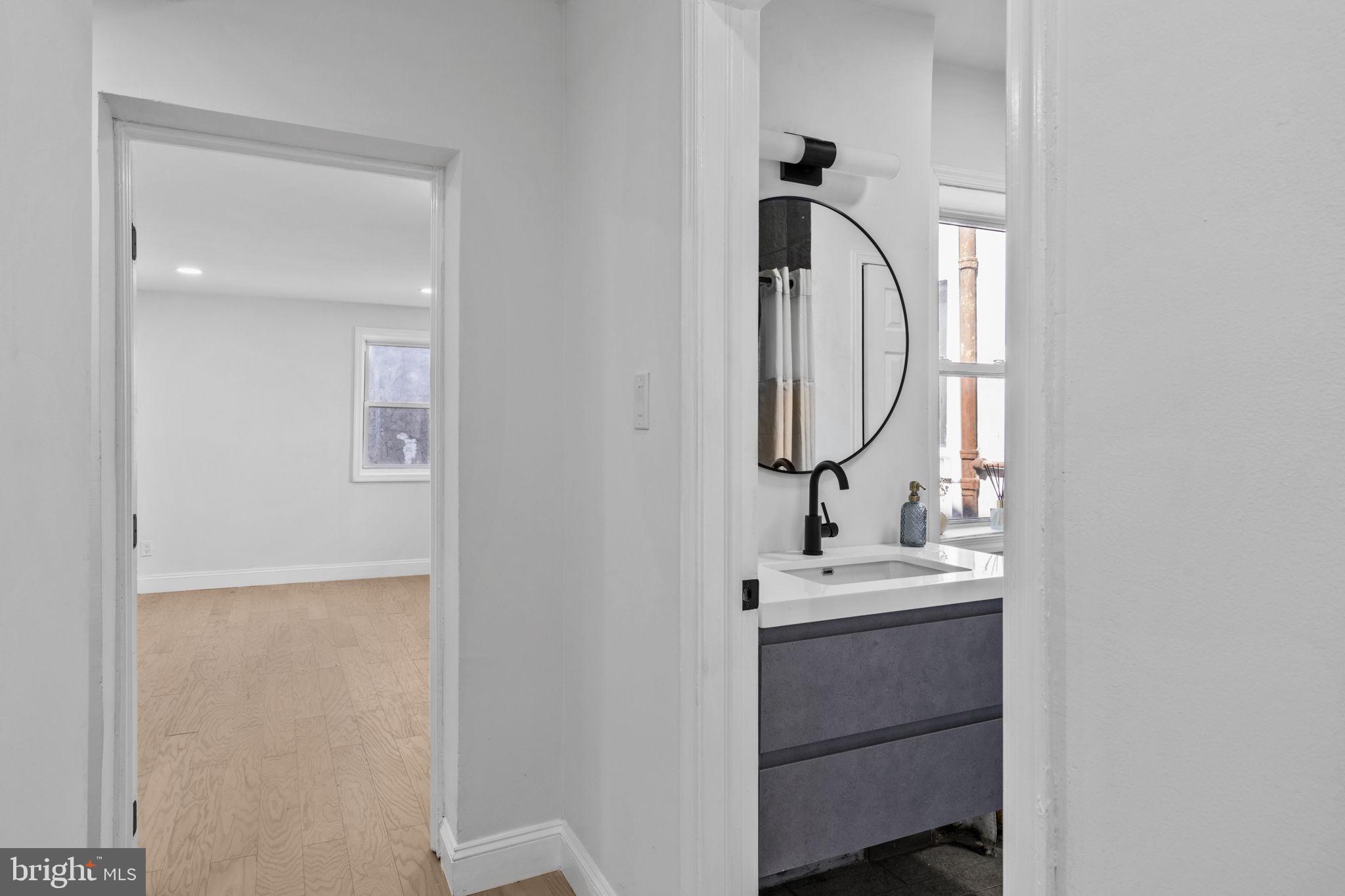 1302 N LAWRENCE STREET