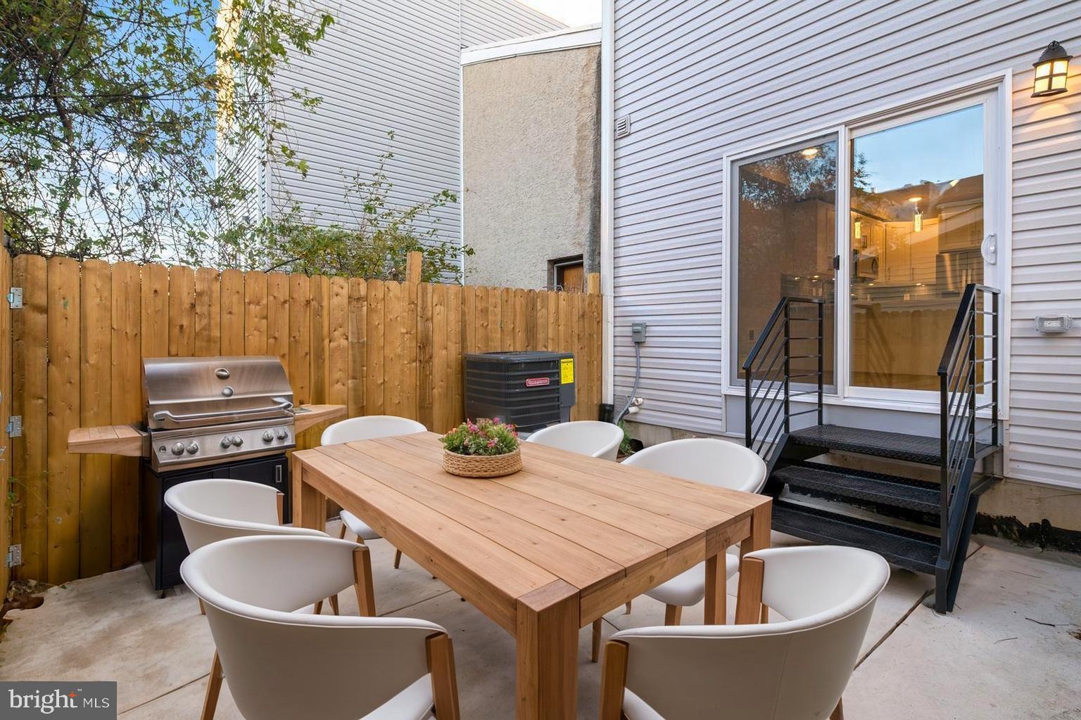 1302 N MARSHALL STREET