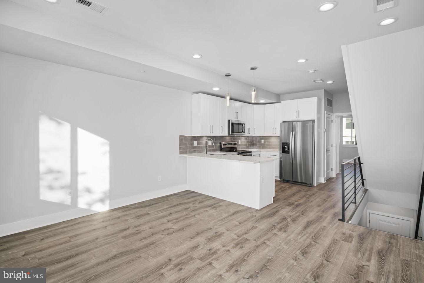 1302 N MARSHALL STREET