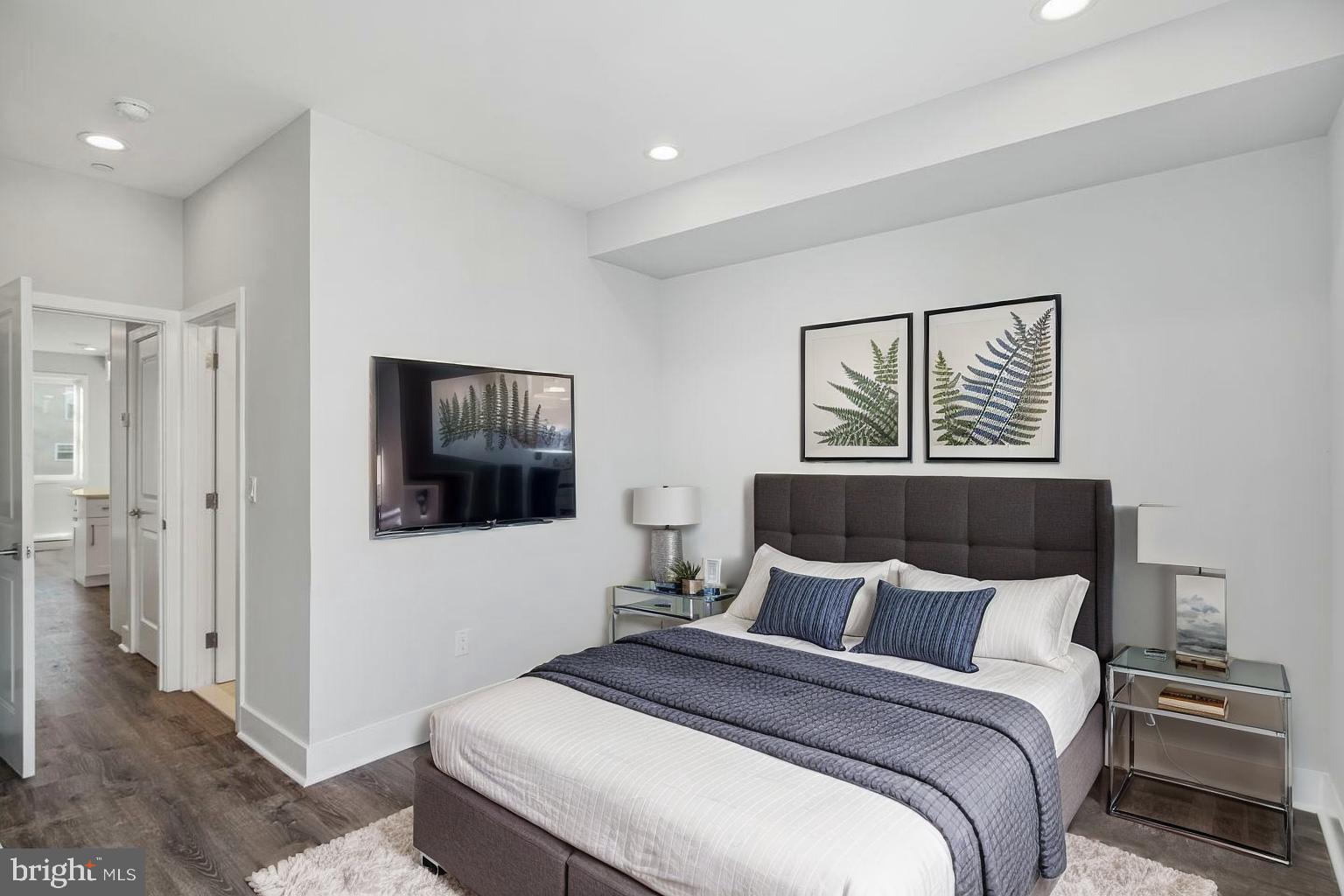 1302 N MARSHALL STREET