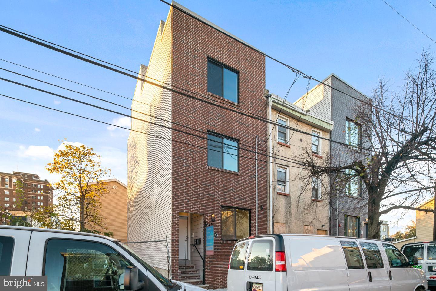 1302 N MARSHALL STREET