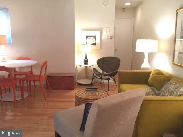 923 SPRUCE STREET 1R