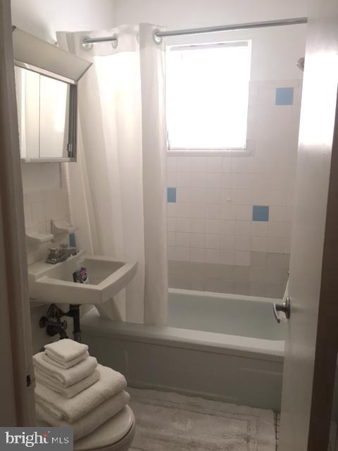 923 SPRUCE STREET 1R