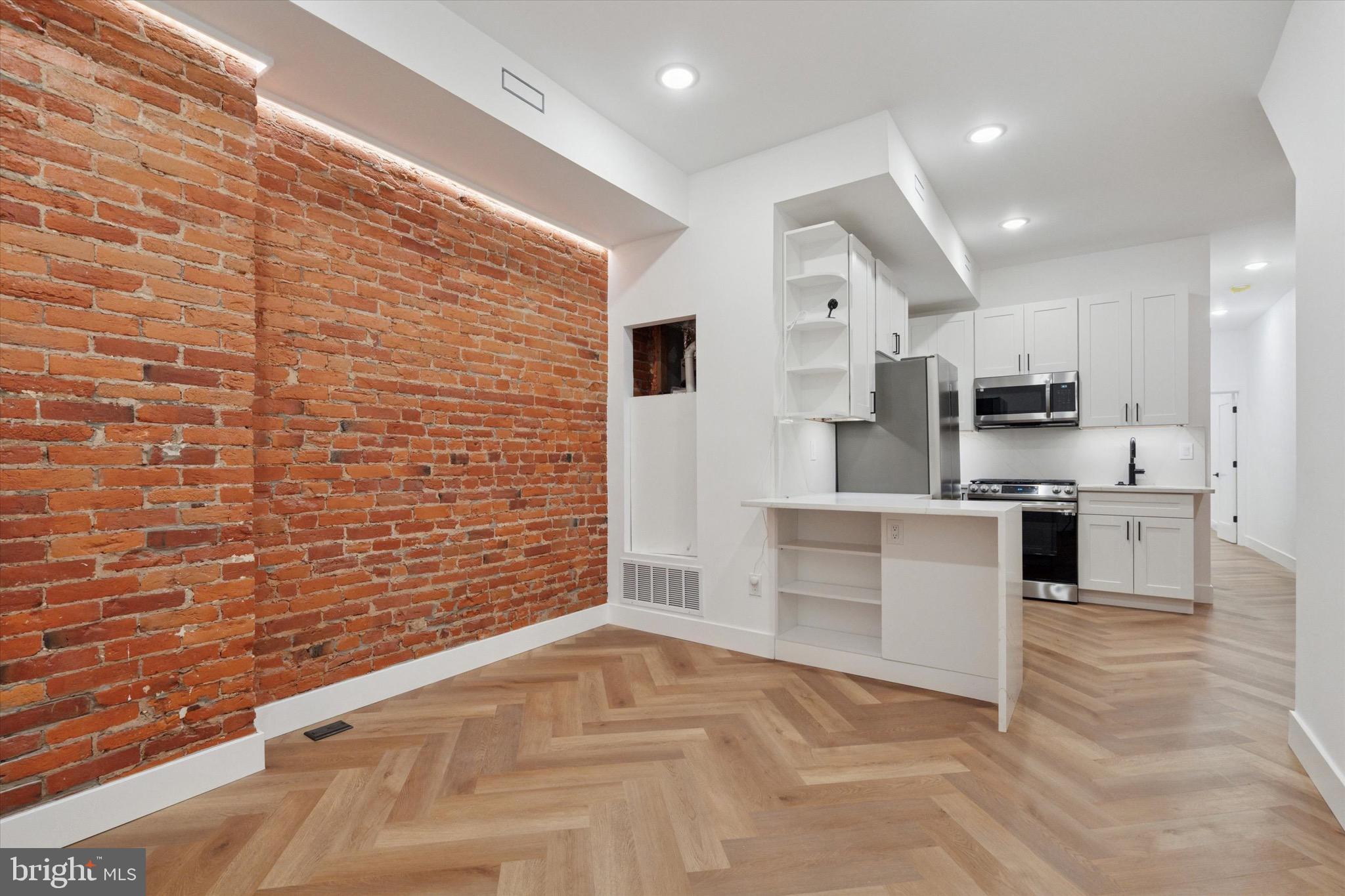 1438 TASKER STREET 1