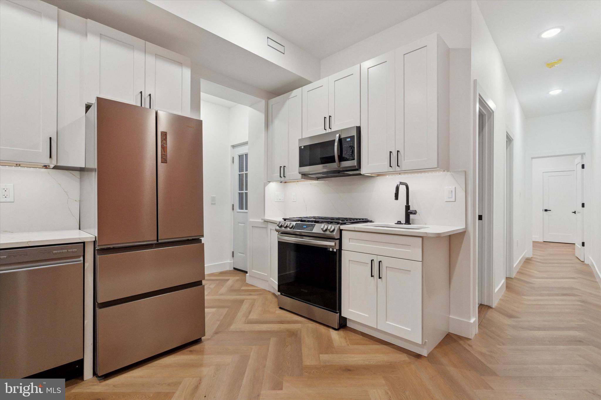 1438 TASKER STREET 1