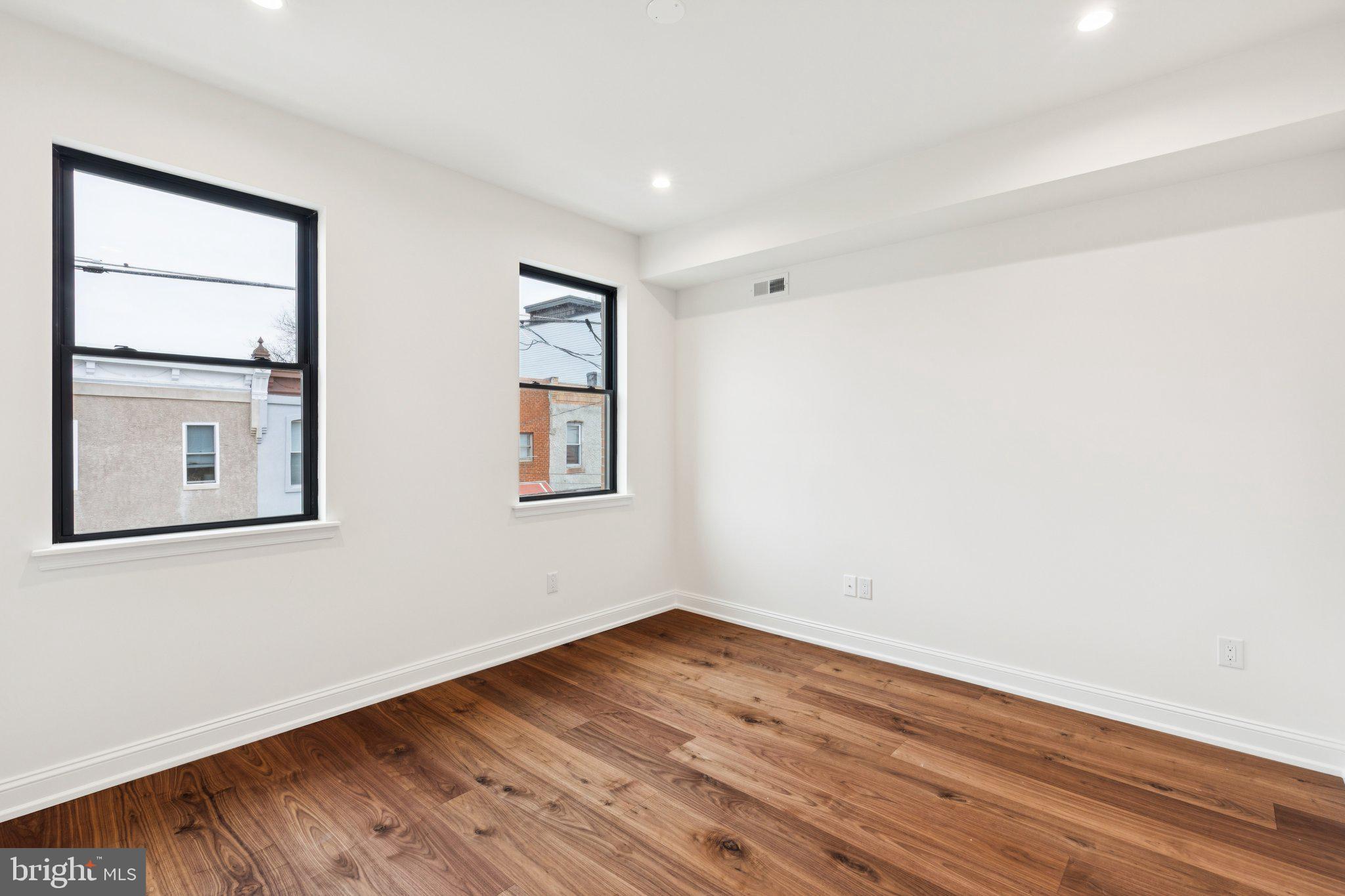 2316 DICKINSON STREET