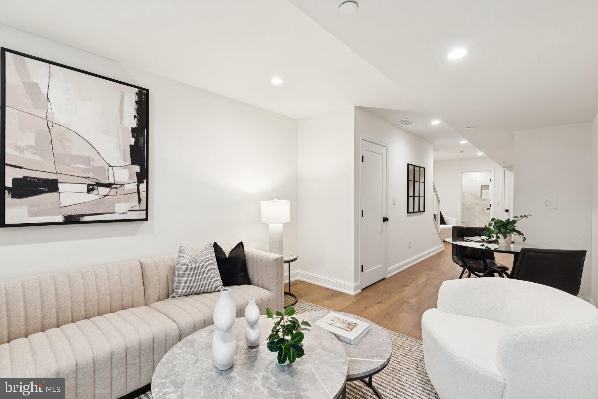 2316 DICKINSON STREET