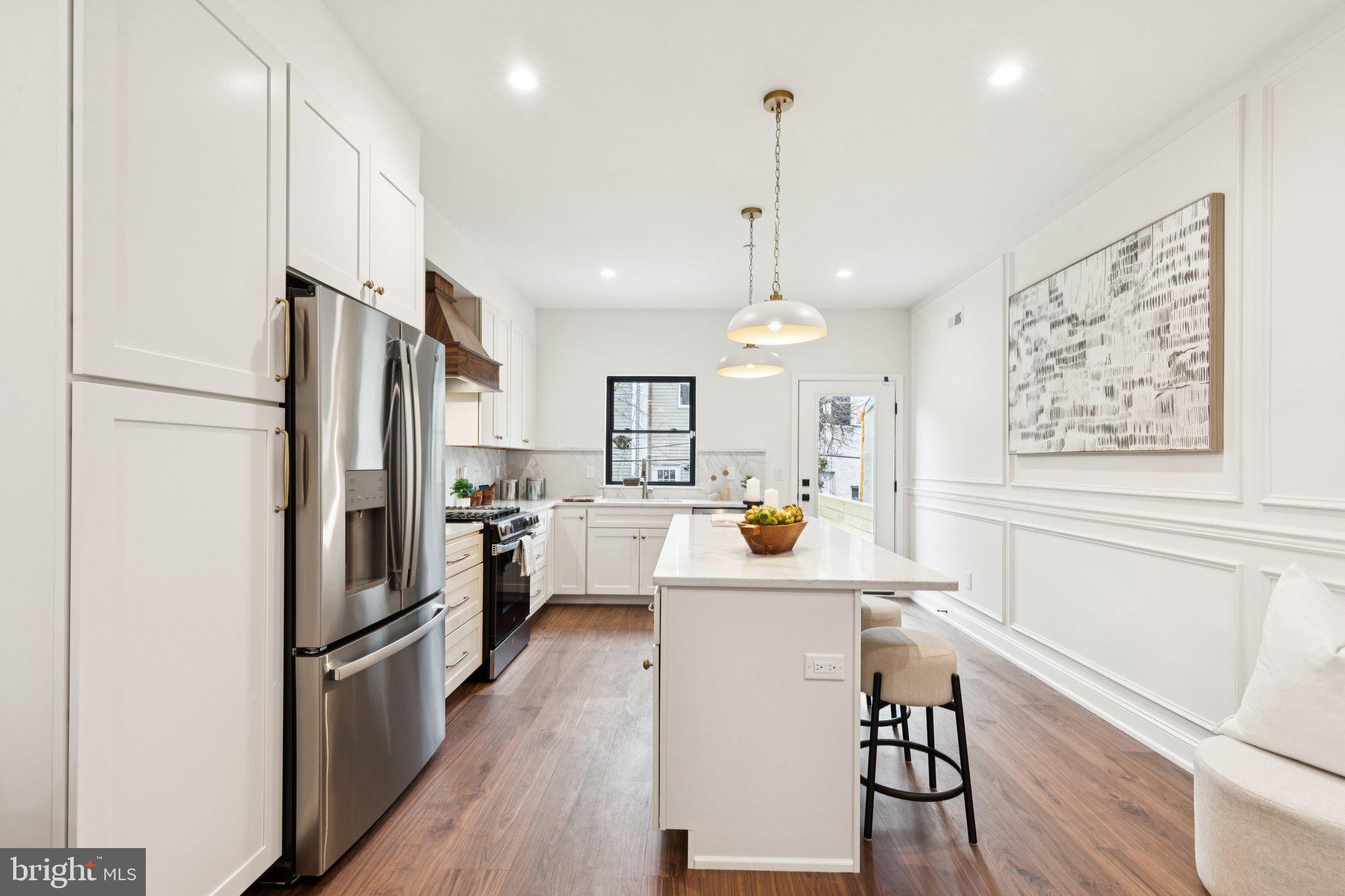 2316 DICKINSON STREET