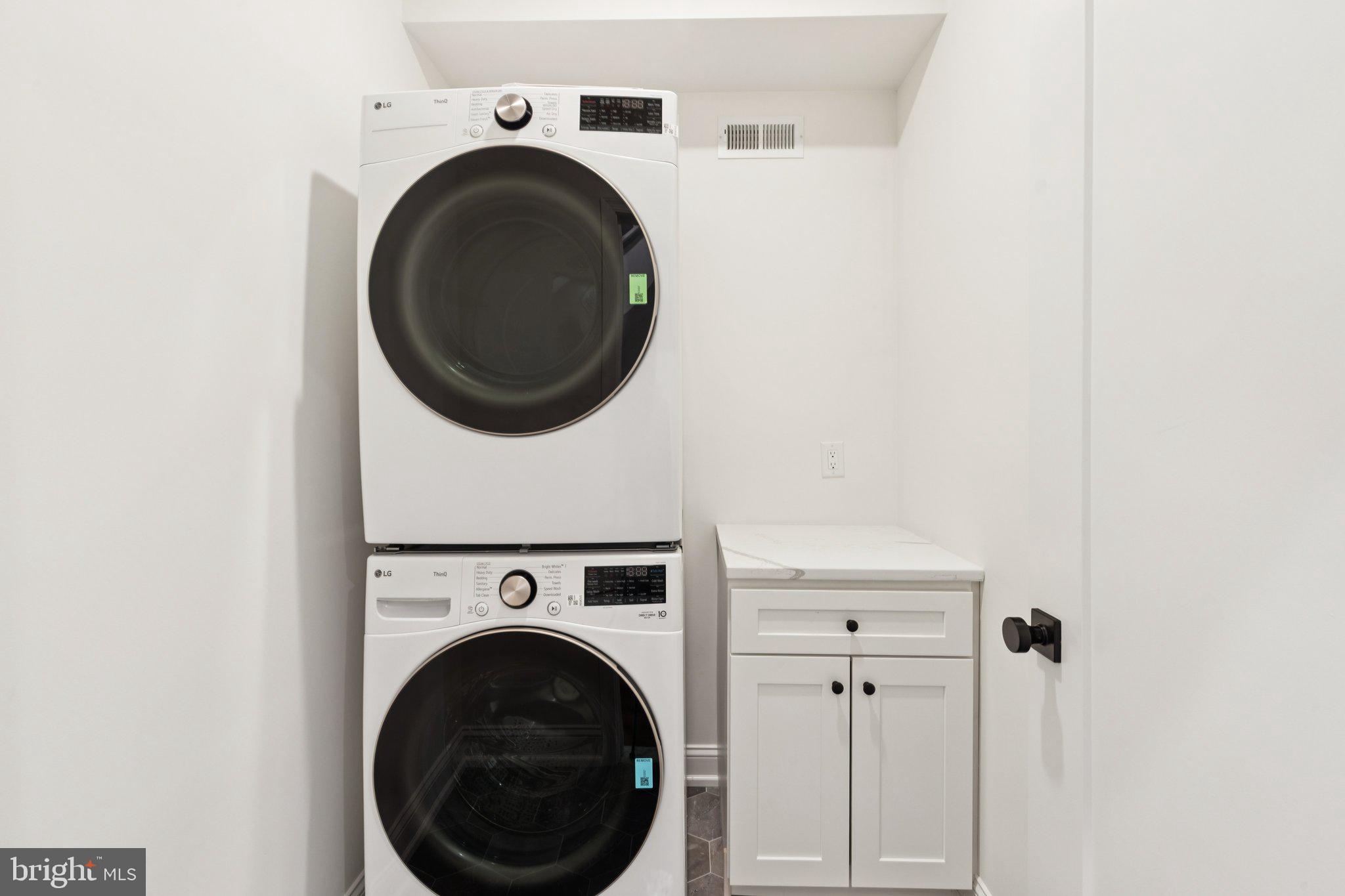 2316 DICKINSON STREET