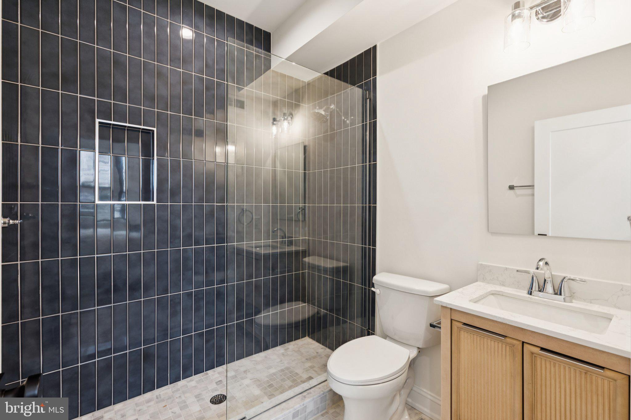 2316 DICKINSON STREET