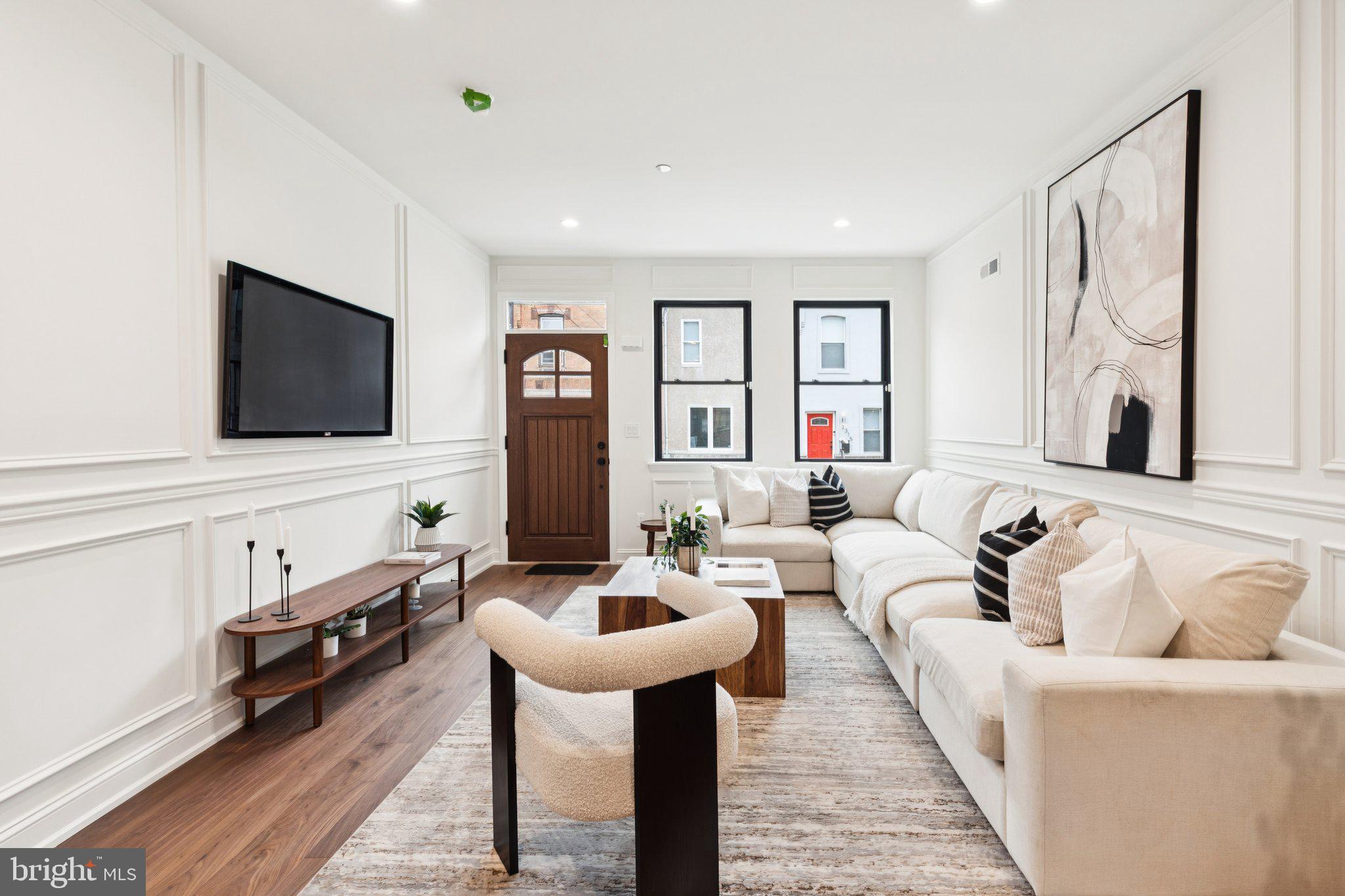 2316 DICKINSON STREET