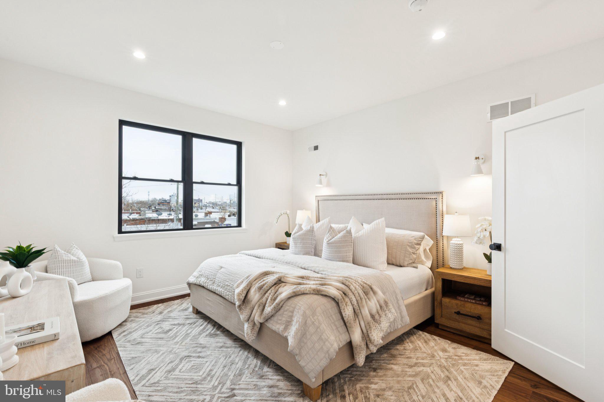 2316 DICKINSON STREET