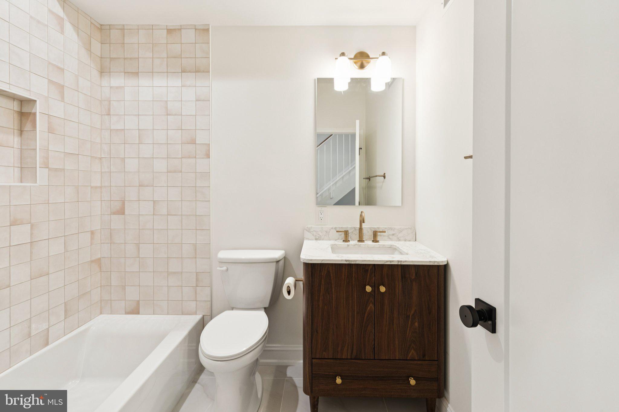 2316 DICKINSON STREET