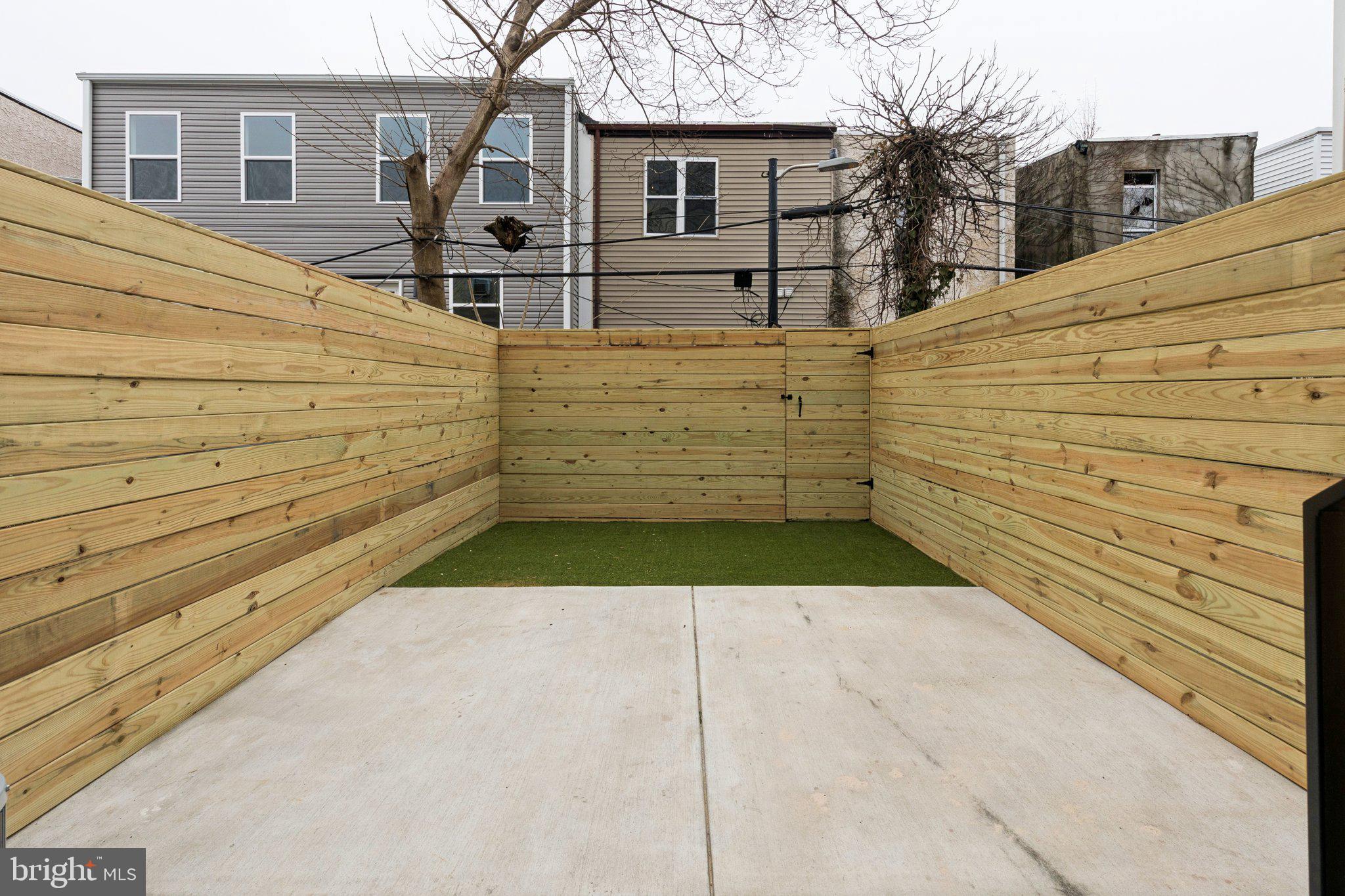 2316 DICKINSON STREET