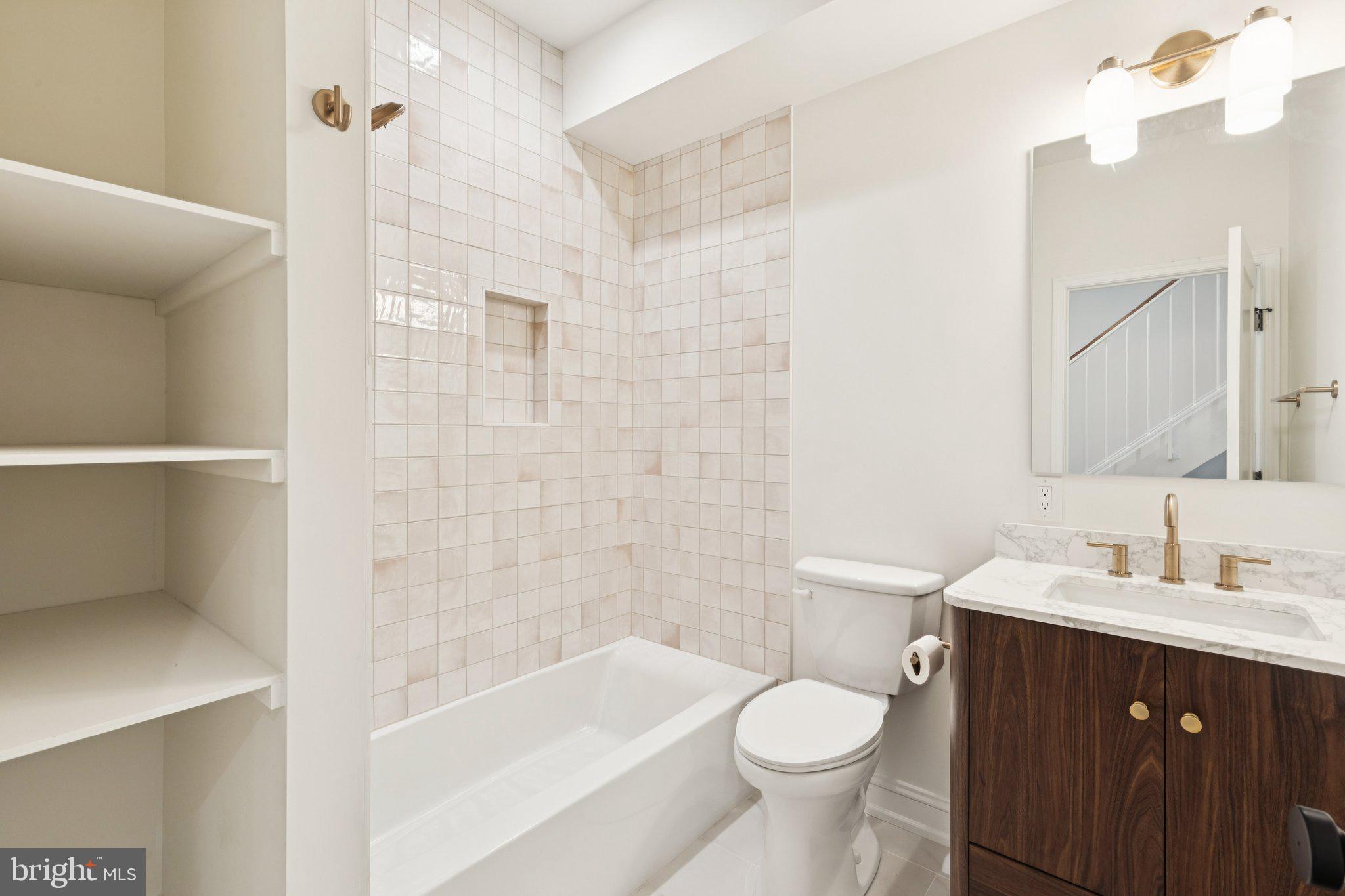 2316 DICKINSON STREET