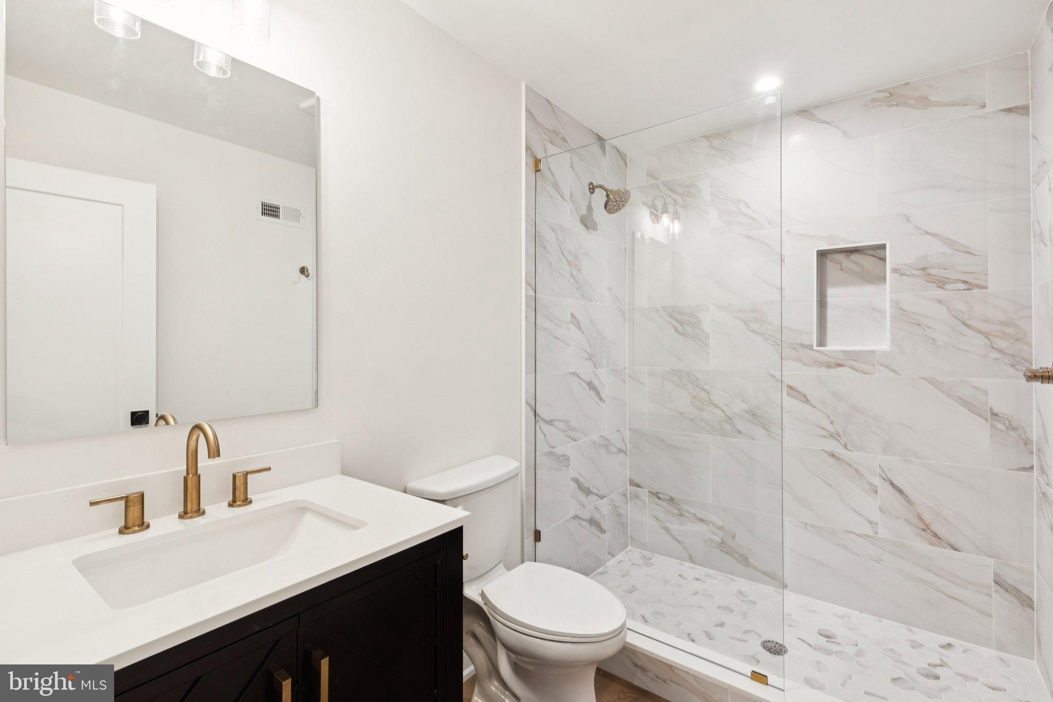 2316 DICKINSON STREET