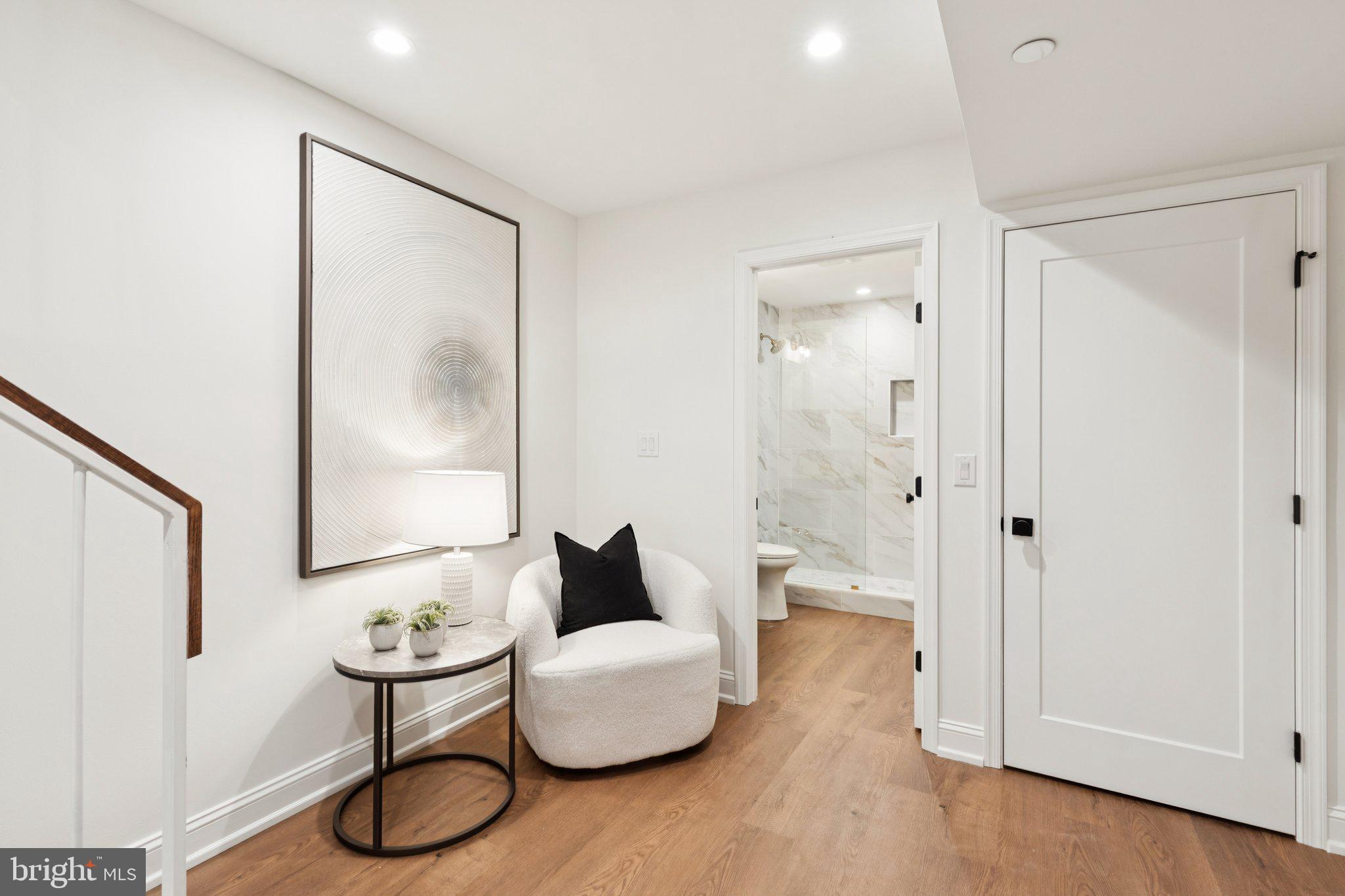 2316 DICKINSON STREET