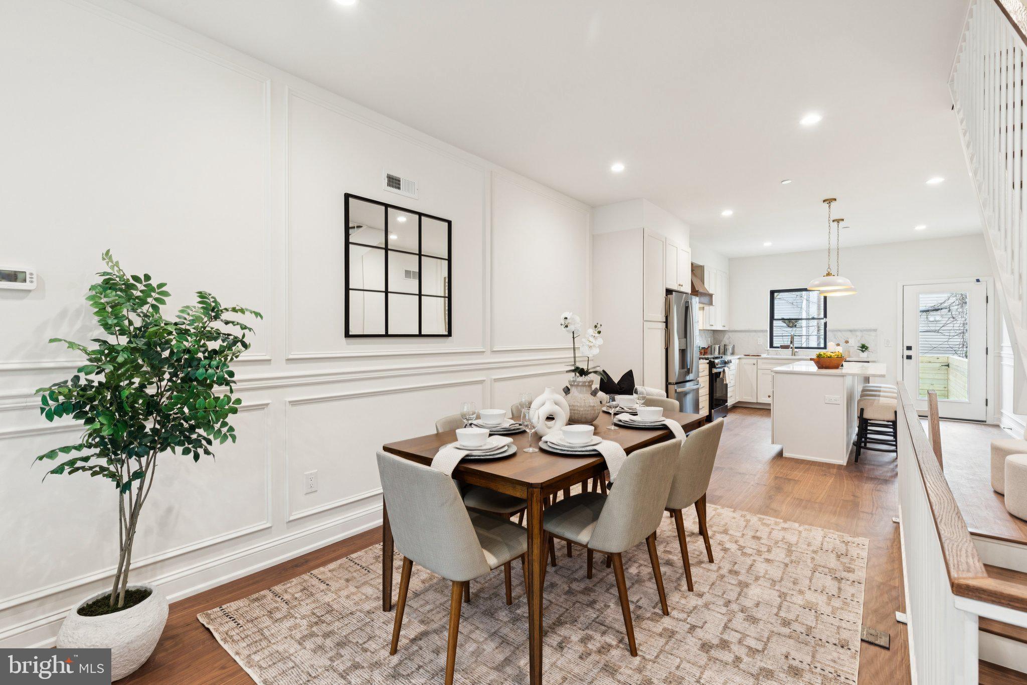 2316 DICKINSON STREET