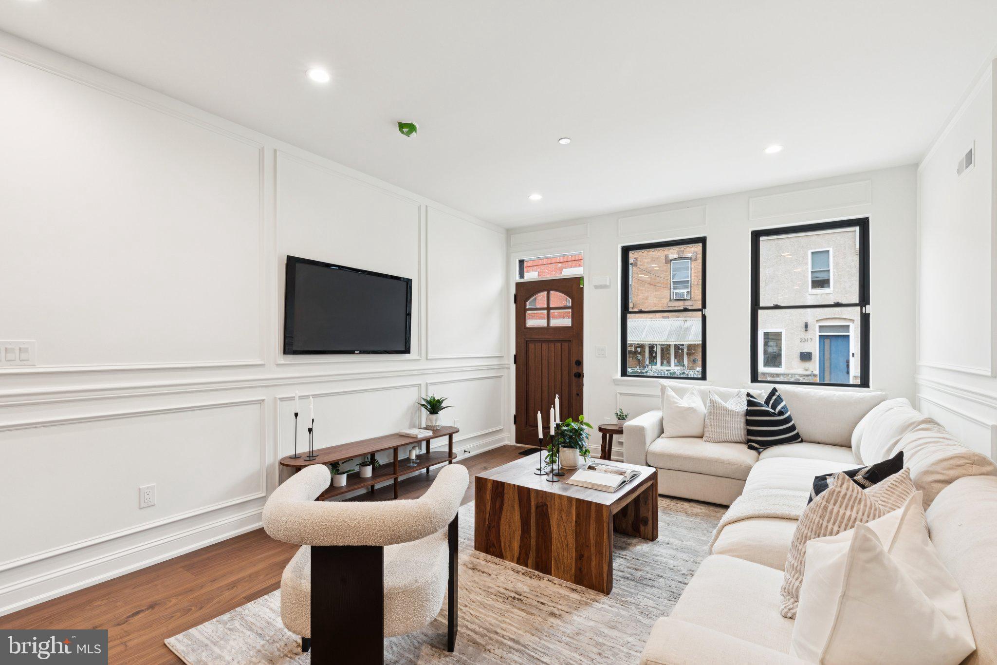 2316 DICKINSON STREET