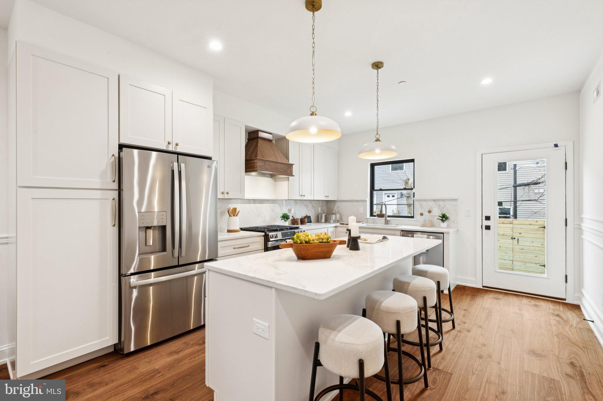 2316 DICKINSON STREET