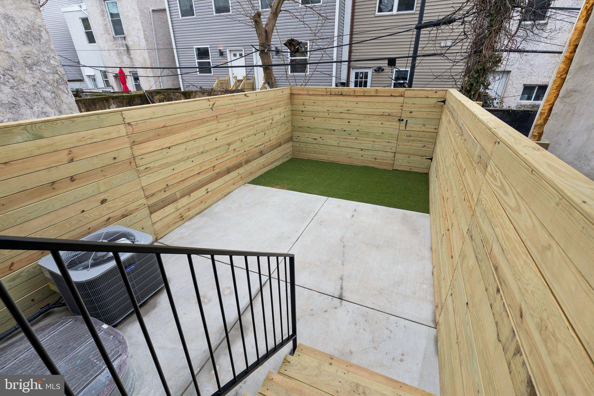 2316 DICKINSON STREET