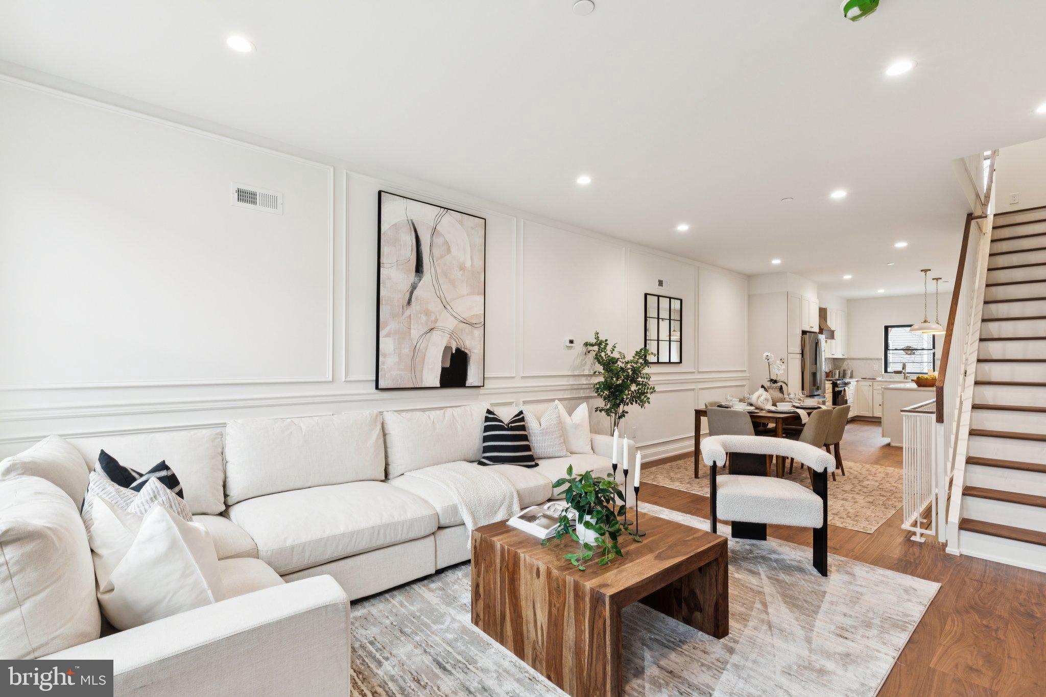 2316 DICKINSON STREET