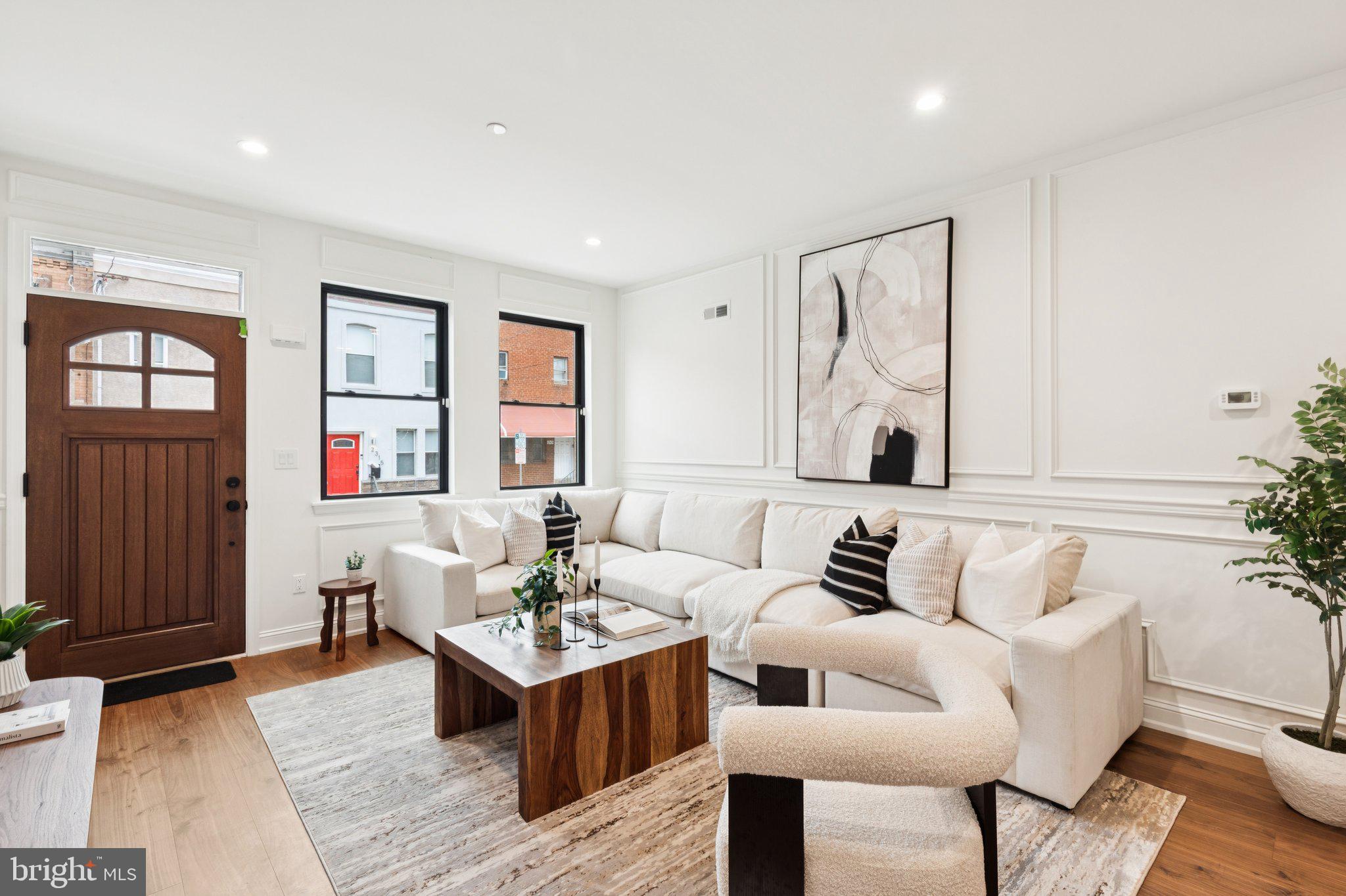 2316 DICKINSON STREET