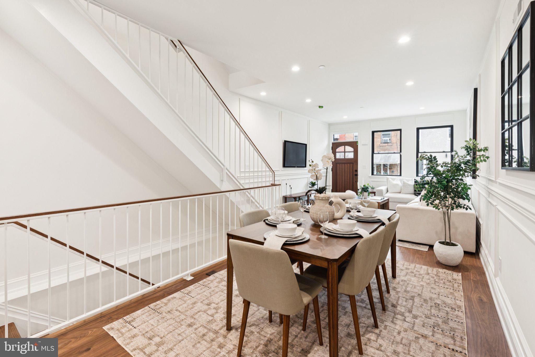 2316 DICKINSON STREET