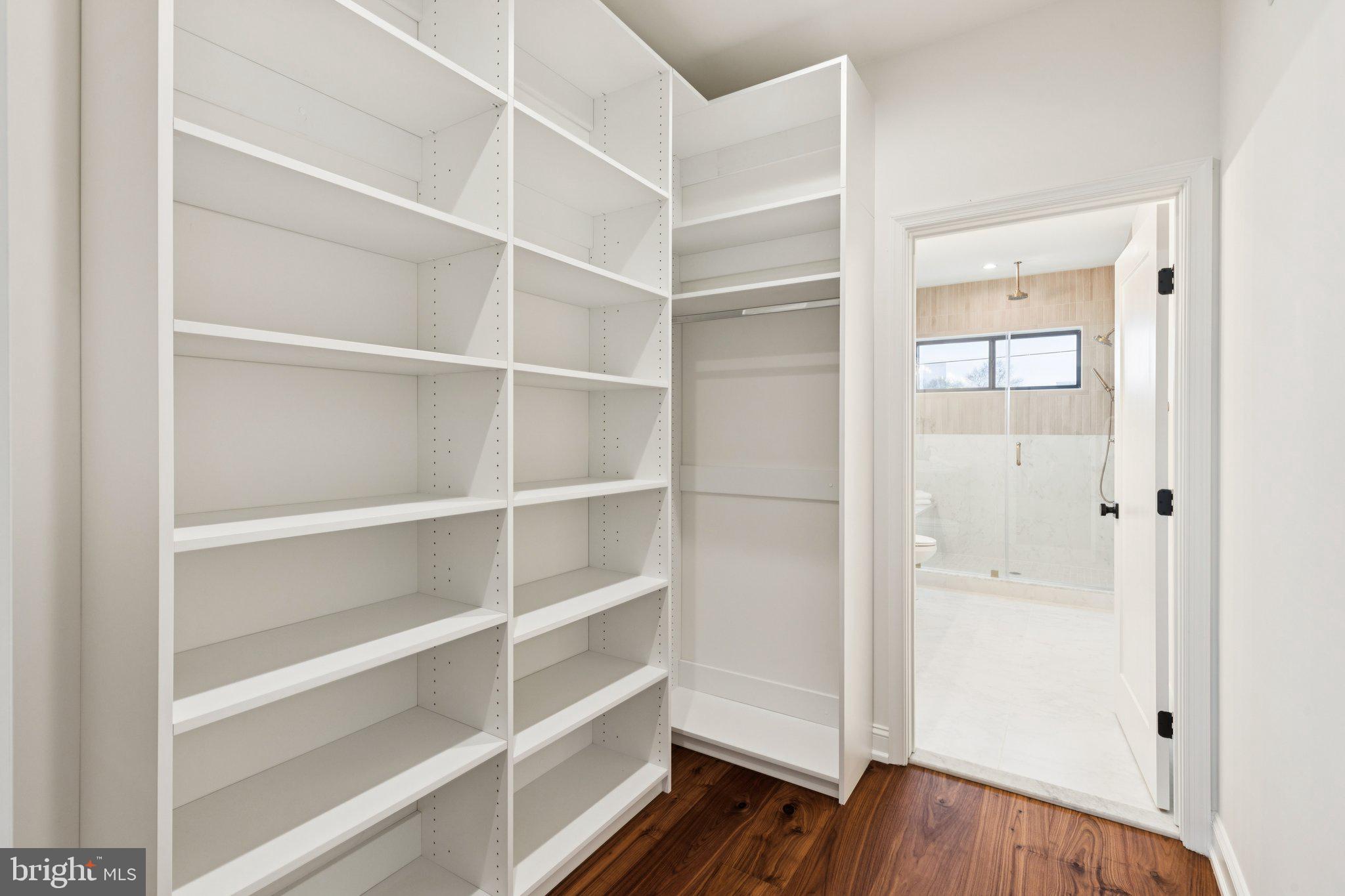 2316 DICKINSON STREET